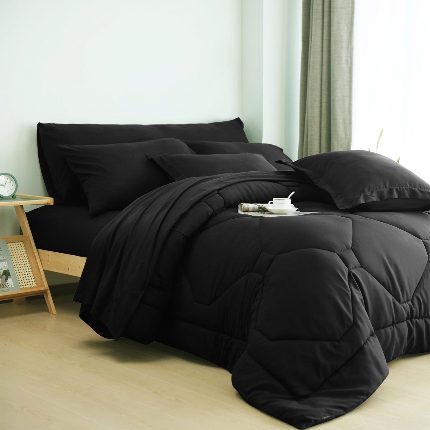 Hypoallergenic Cloud 8 PCS Modern Comforter Set with Sheets All Season Bed in a Bag, Black, Queen Size - Cloud-Like Soft Lightweight Bed Comforter Detail