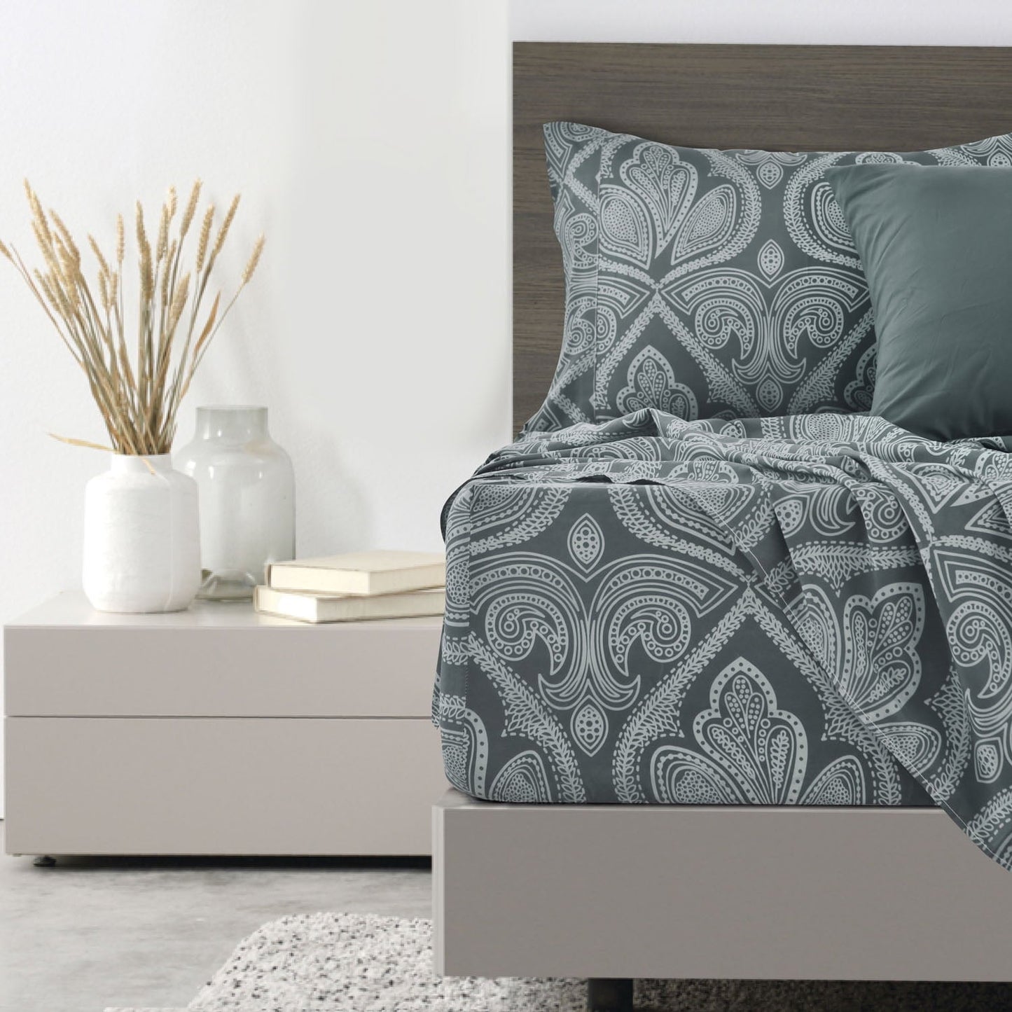 Wrinkle-Resistant Queen Bed Sheets Set - 6 Piece Brushed Microfiber Bed Sheet - Shrinkage and Fade Resistant - (Queen, Grey) - Premium Ultra-Soft Pillowcase Pair for Sleeping Detail