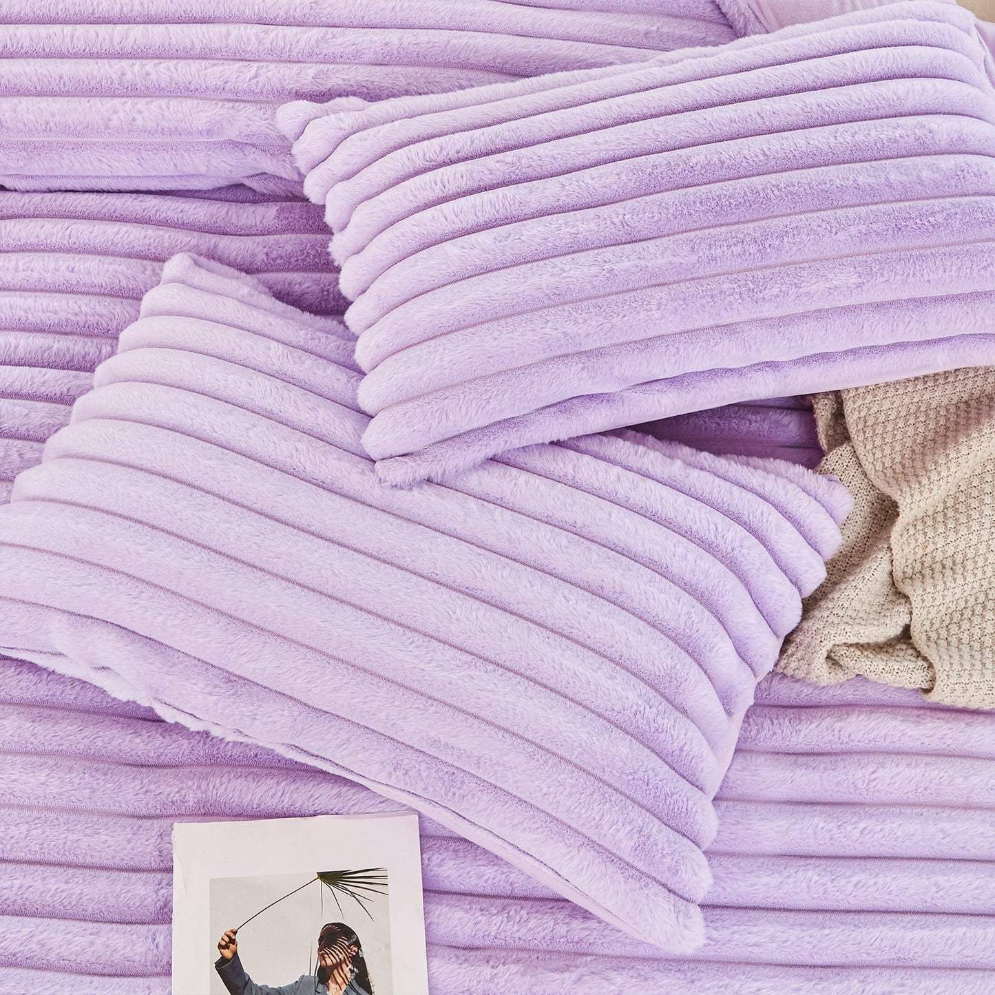 Luxurious Quilted Fleece Twin Comforter Set, Light Purple Super Soft Furry Plush Bedding, Luxury Fluffy Fuzzy Heavy Bed Set for Winter ... - Luxurious Quilted Duvet Cover Set Detail