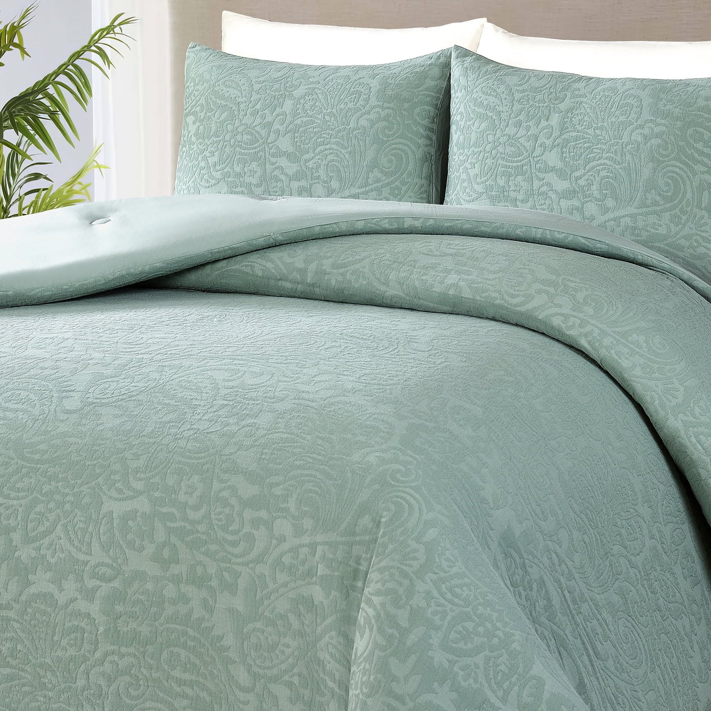 Fluffy Down Alternative 3-Piece Sage Floral Comforter Set, Full/Queen - All-Season Down Alternative Comforter Insert Detail
