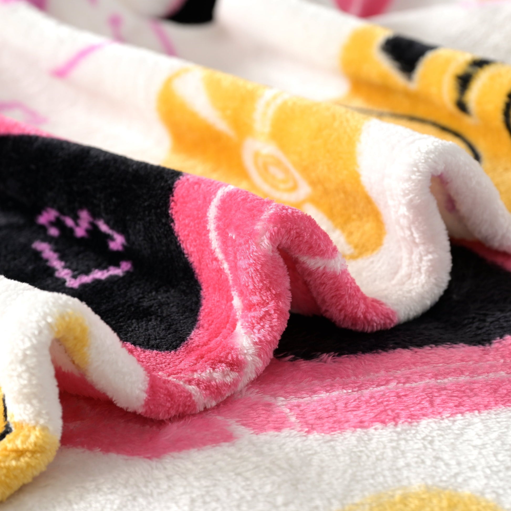 Decorative Knitted WTC Hanging Plush Throw - Super Soft Reversible Sherpa Flannel Blanket Detail