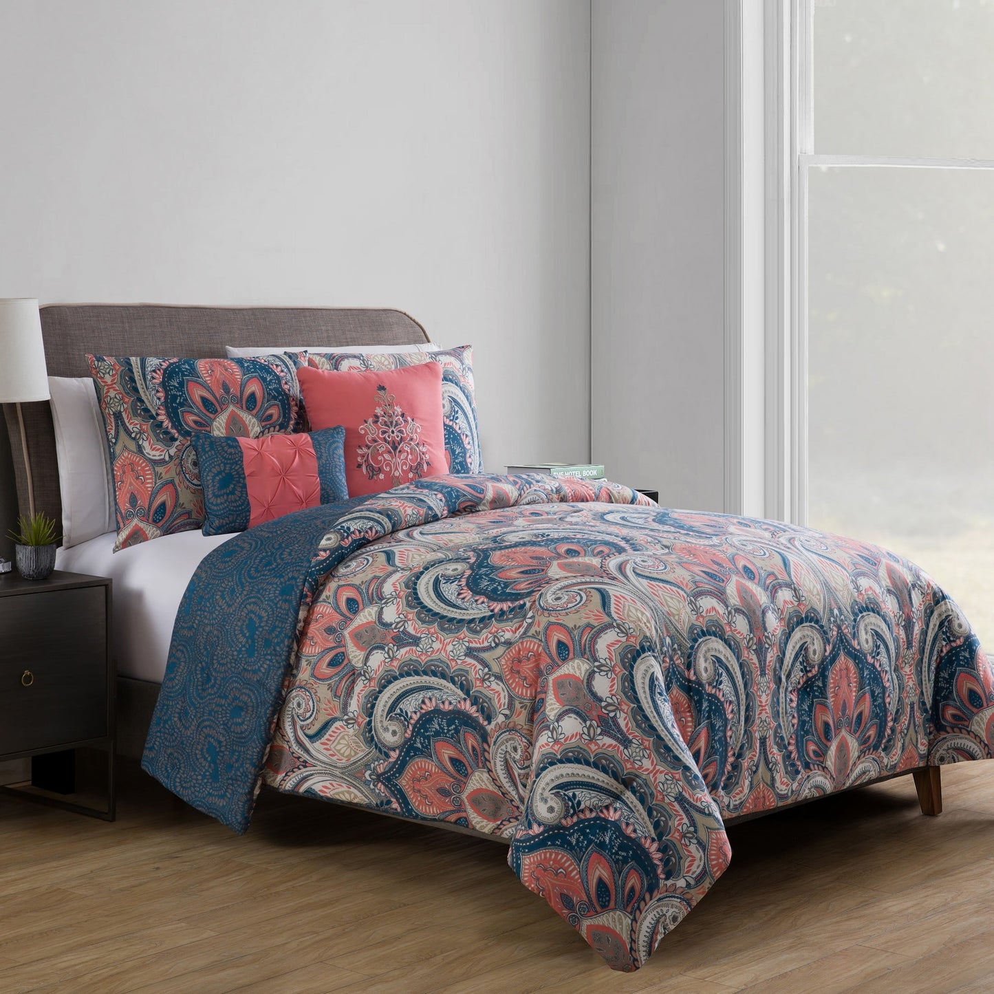 Hypoallergenic Cloud Casa Real 5-Piece Coral Damask Reversible Comforter Set, King, Adult, Unisex - Luxurious Quilted Duvet Cover Set Detail