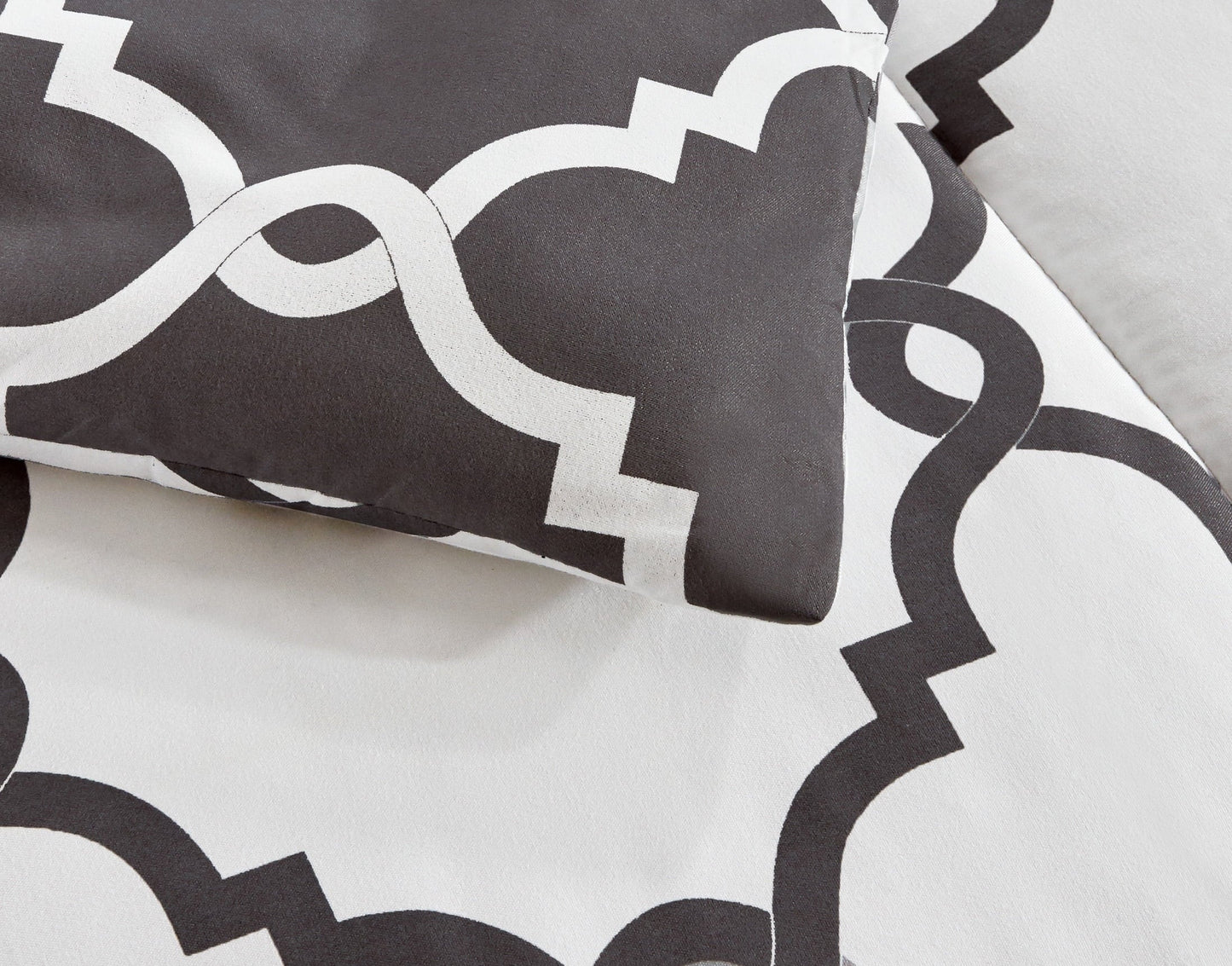 Luxurious Quilted 4 Piece Geometric Twin Comforter Set - Polyester Filling Reversible Washable Comforter Set - Luxurious Quilted Duvet Cover Set Detail