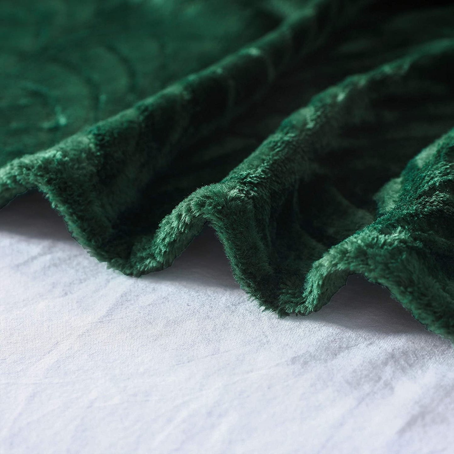 Reversible Sherpa Fleece Throw Blanket for Couch, Soft Fluffy Sofa Bed Blanket with Vintage Pattern for All Season, Warm and Lightweigh... - Lightweight Plush Warm Blanket for All Seasons Detail