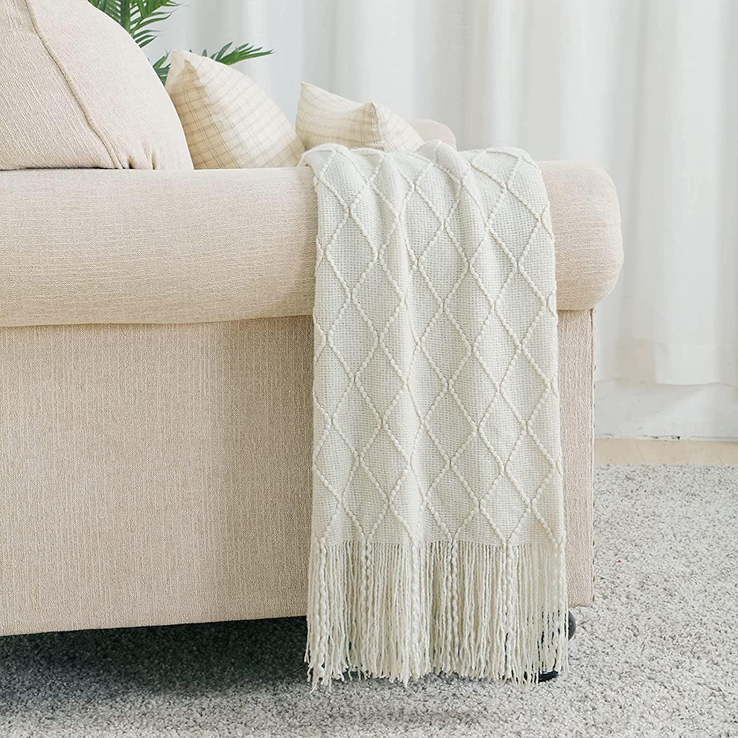 Cozy Fleece Rhombus Beige Throw Blanket, Soft and Lightweight, 50"x 60" - Cozy Fleece Throw Blanket for Couch & Bed Detail