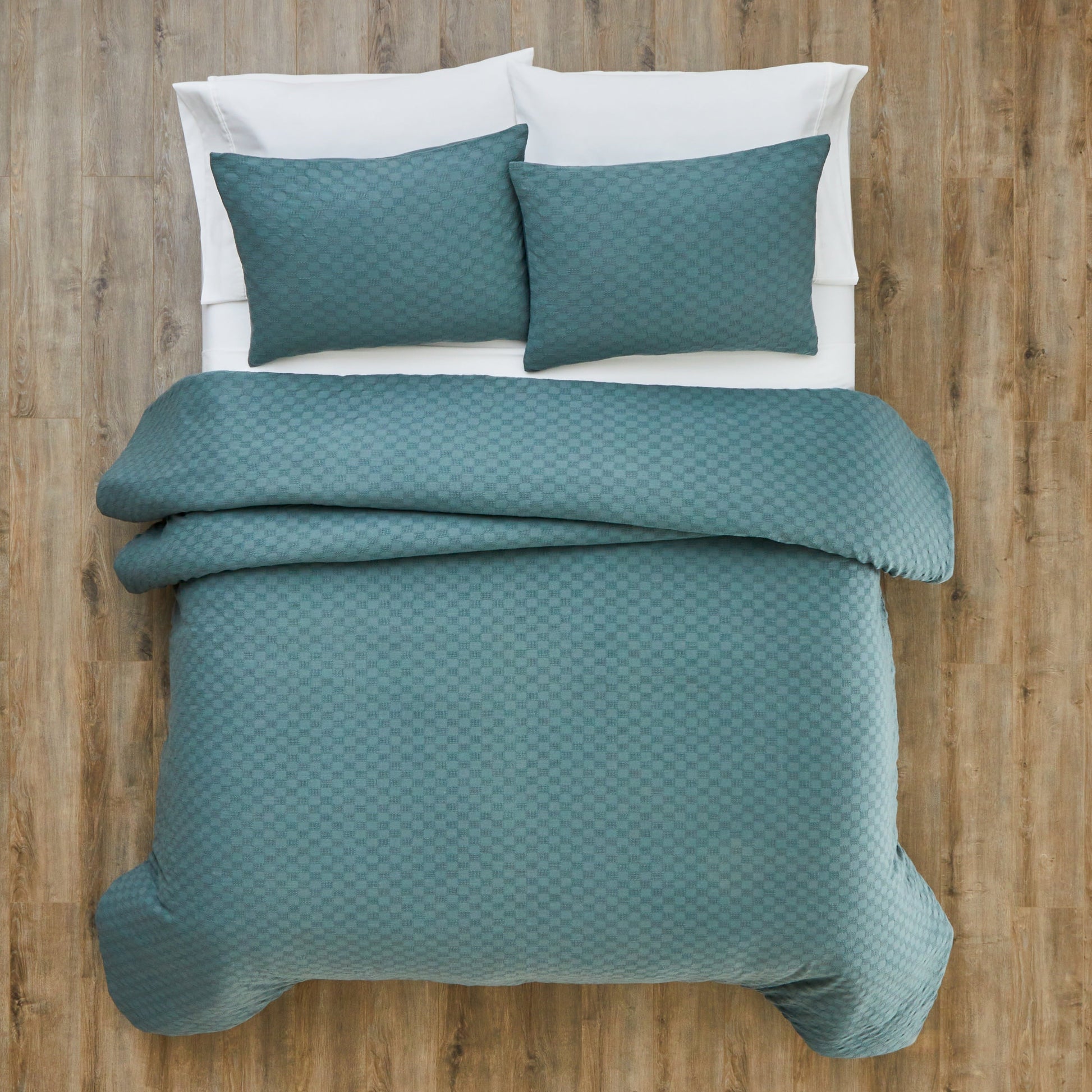 Fluffy Down Alternative Full/Queen Comforter Set, All-Season, 3-Piece, Nimbus Blue Block Weave - Luxurious Quilted Duvet Cover Set Detail