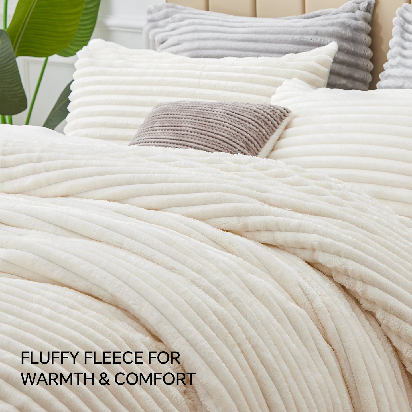 Fluffy Down Alternative Fleece Queen Comforter Set -Super Soft & Warm Fluffy White Bedding, Luxury Fuzzy Heavy Bed Set for Winter with 2 Pill... - Hypoallergenic Ultra-Fluffy Quilt for Winter Detail