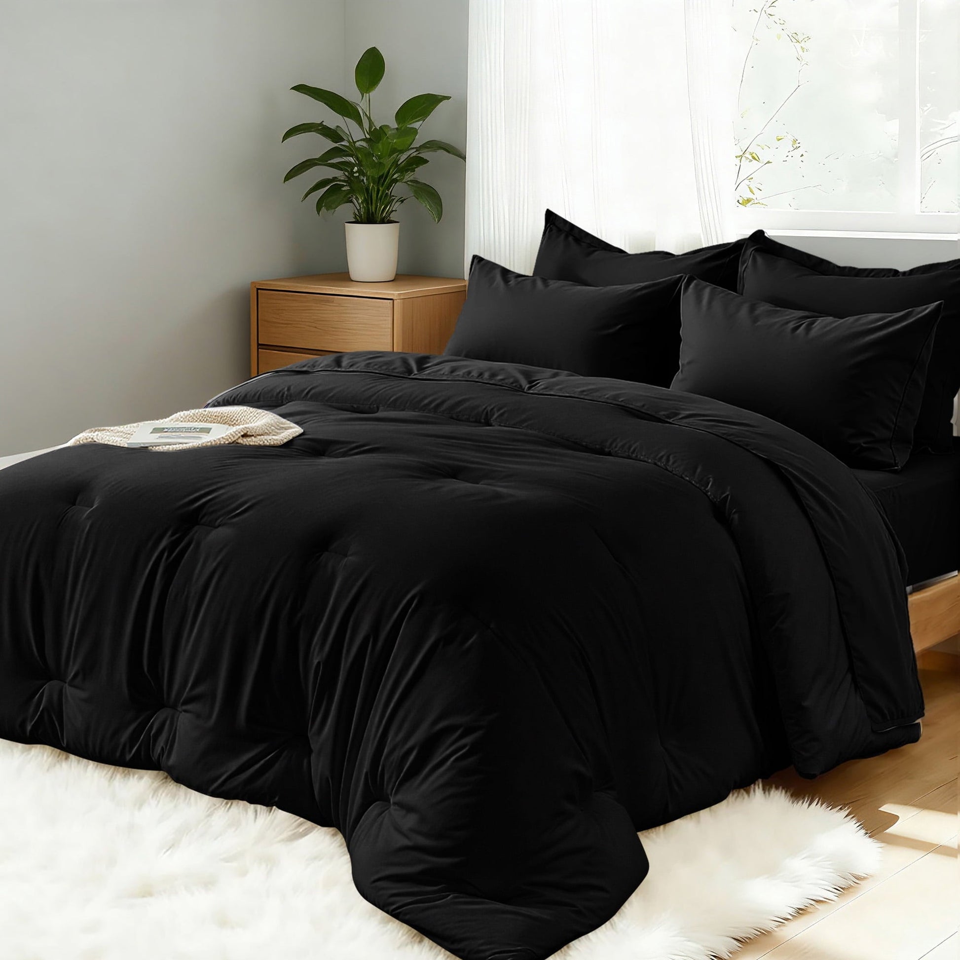 Hypoallergenic Cloud 5-Piece Bed in Bag - Twin Size Comforter Sets, Pillowcases & Sheet Collection for Cozy Bedding Sets Black - All-Season Down Alternative Comforter Insert Detail