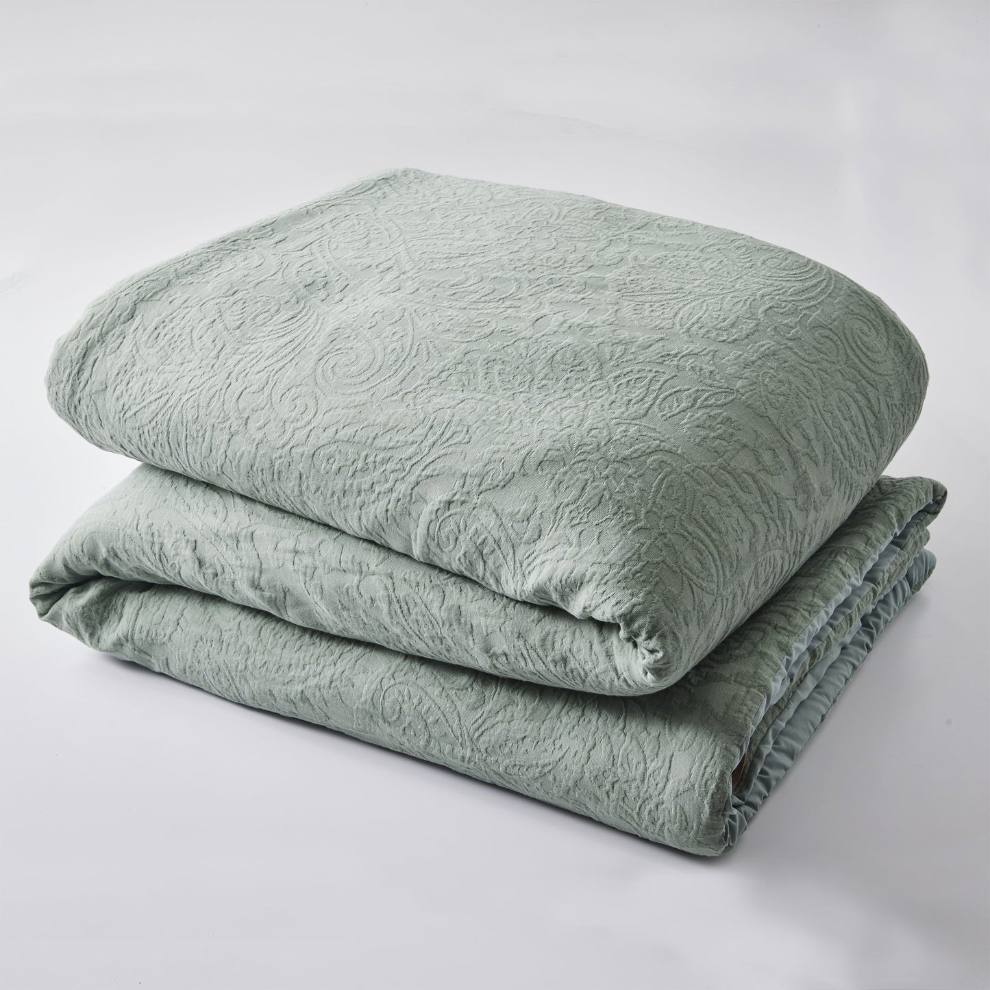 Fluffy Down Alternative 3-Piece Sage Floral Comforter Set, Full/Queen - All-Season Down Alternative Comforter Insert Detail