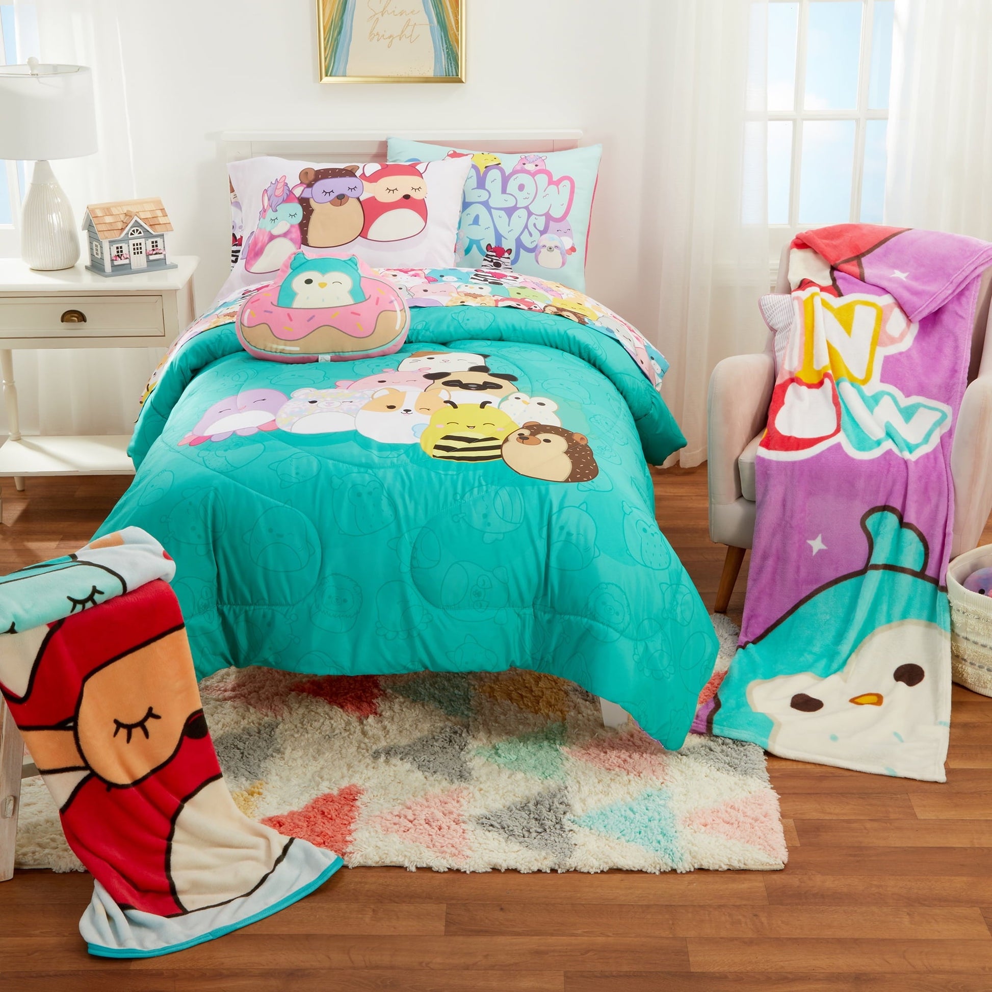 Fluffy Down Alternative Squishmallows Kids 2 Piece Teal Blue Reversible Comforter and Pillowcase set, Twin/full - All-Season Down Alternative Comforter Insert Detail