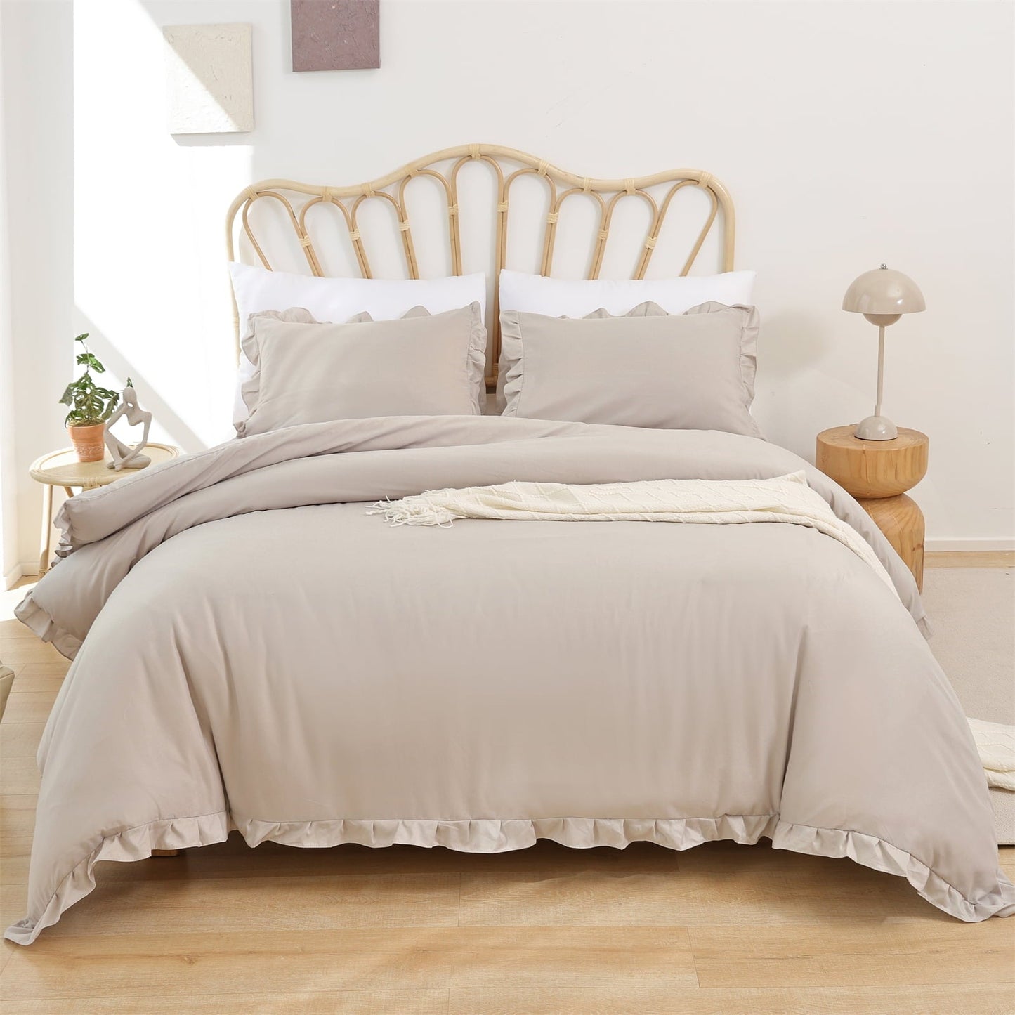All-Season Queen Comforter Set For Adult, 3 Piece Ruffle Oatmeal Comforter Sets All Season - Hypoallergenic Ultra-Fluffy Quilt for Winter Detail
