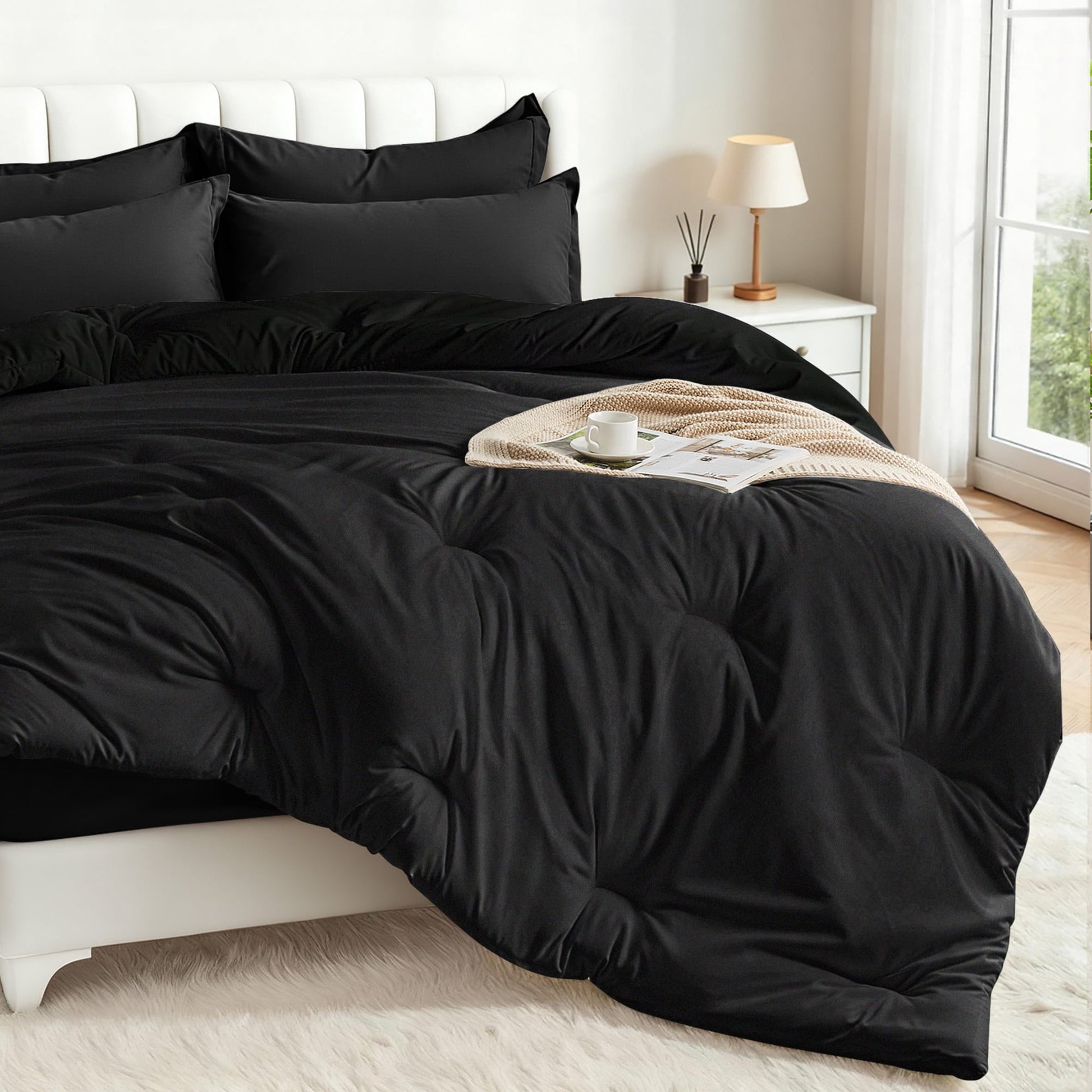 Hypoallergenic Cloud 5-Piece Bed in Bag - Twin Size Comforter Sets, Pillowcases & Sheet Collection for Cozy Bedding Sets Black - All-Season Down Alternative Comforter Insert Detail