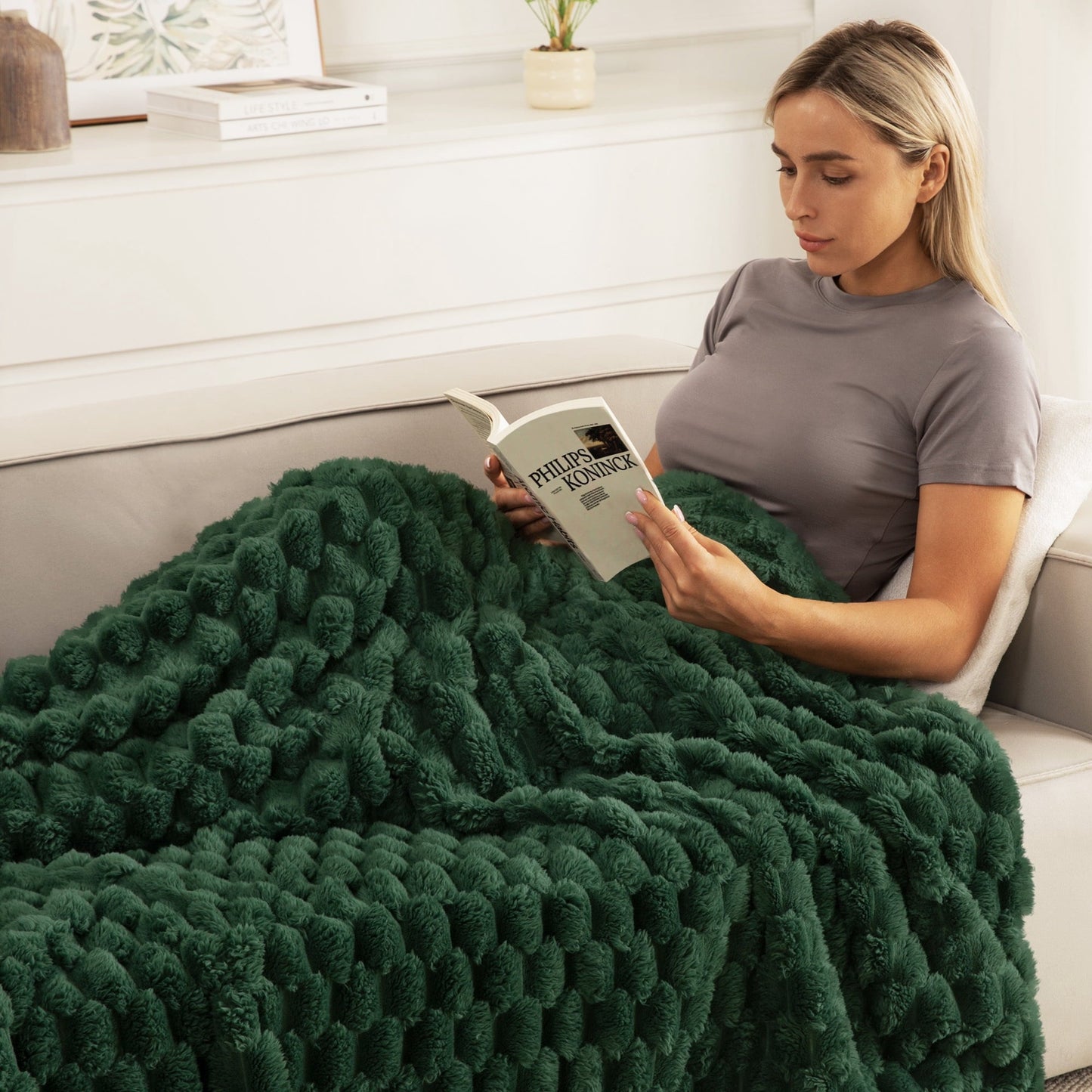 Reversible Sherpa 50"x60" Throw Blanket for Couch with Expanded 3D-Jacquard Pattern, Fuzzy Soft Cozy Exquisite Blankets or All Season, ... - Lightweight Plush Warm Blanket for All Seasons Detail