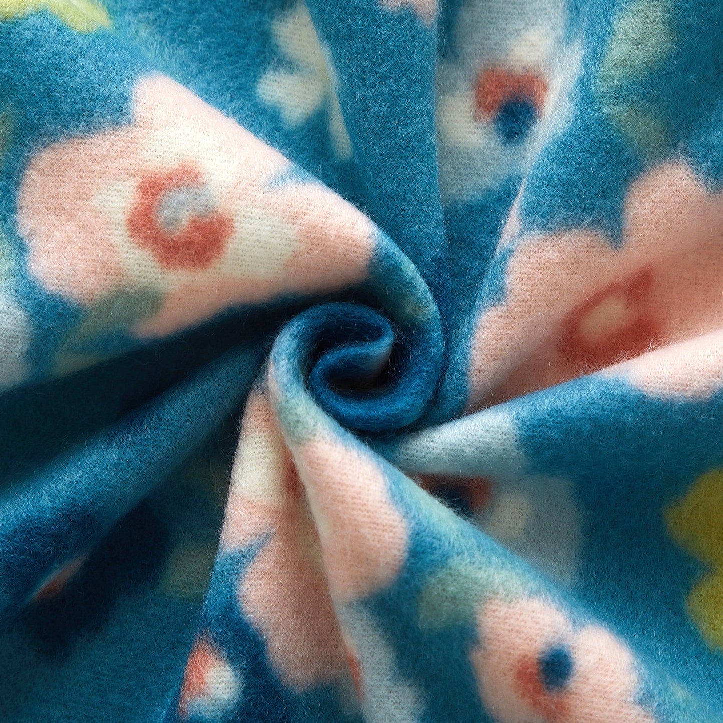 Lightweight Warm Cozy Fleece Throw Blanket Delightful Floral 50" x 60", All Ages - Super Soft Reversible Sherpa Flannel Blanket Detail