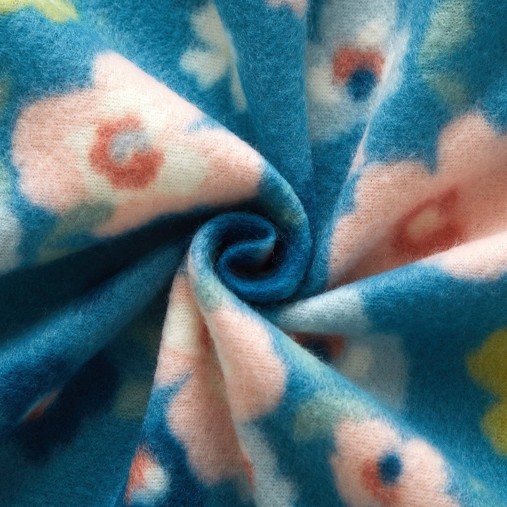 Lightweight Warm Cozy Fleece Throw Blanket Delightful Floral 50" x 60", All Ages - Super Soft Reversible Sherpa Flannel Blanket Detail