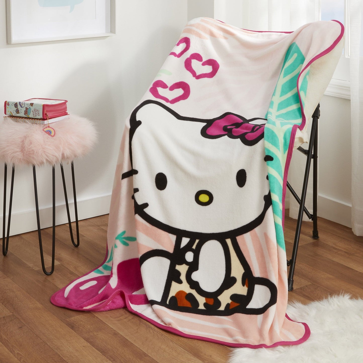 Cozy Fleece Kids Pink White Print Fleece Throw Blanket, 46 x 60 - Super Soft Reversible Sherpa Flannel Blanket Detail