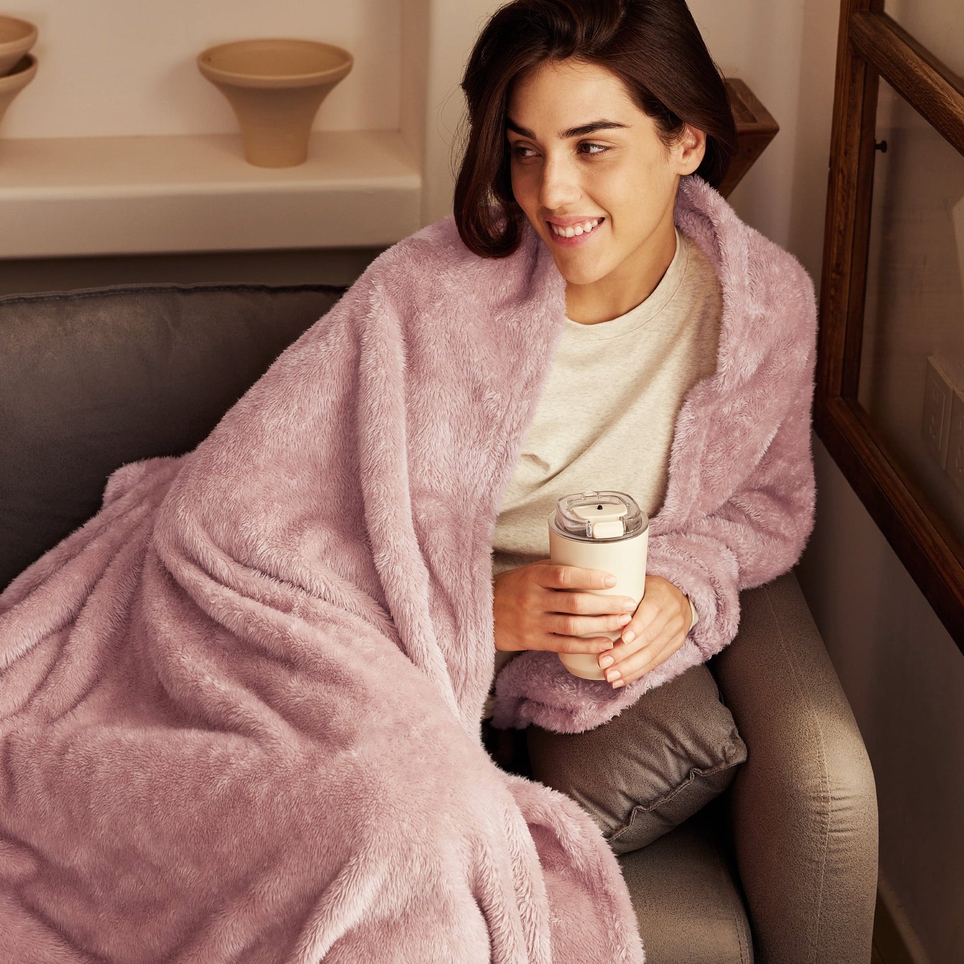 Cozy Fleece Plush Fuzzy Large Fleece Throw Blanket (50" x 70", Dusty Pink)- Soft, Warm and Lightweight - Super Soft Reversible Sherpa Flannel Blanket Detail