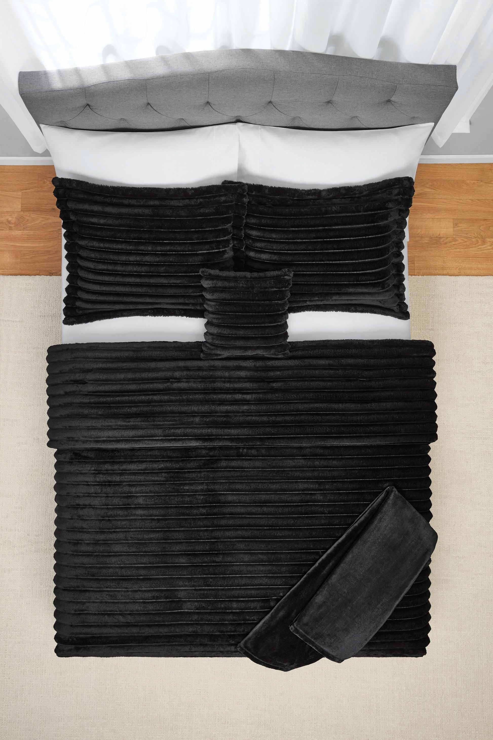 All-Season Full/Queen Comforter Set, All-Season, 5-Piece, Black Cozy Plush - Luxurious Quilted Duvet Cover Set Detail