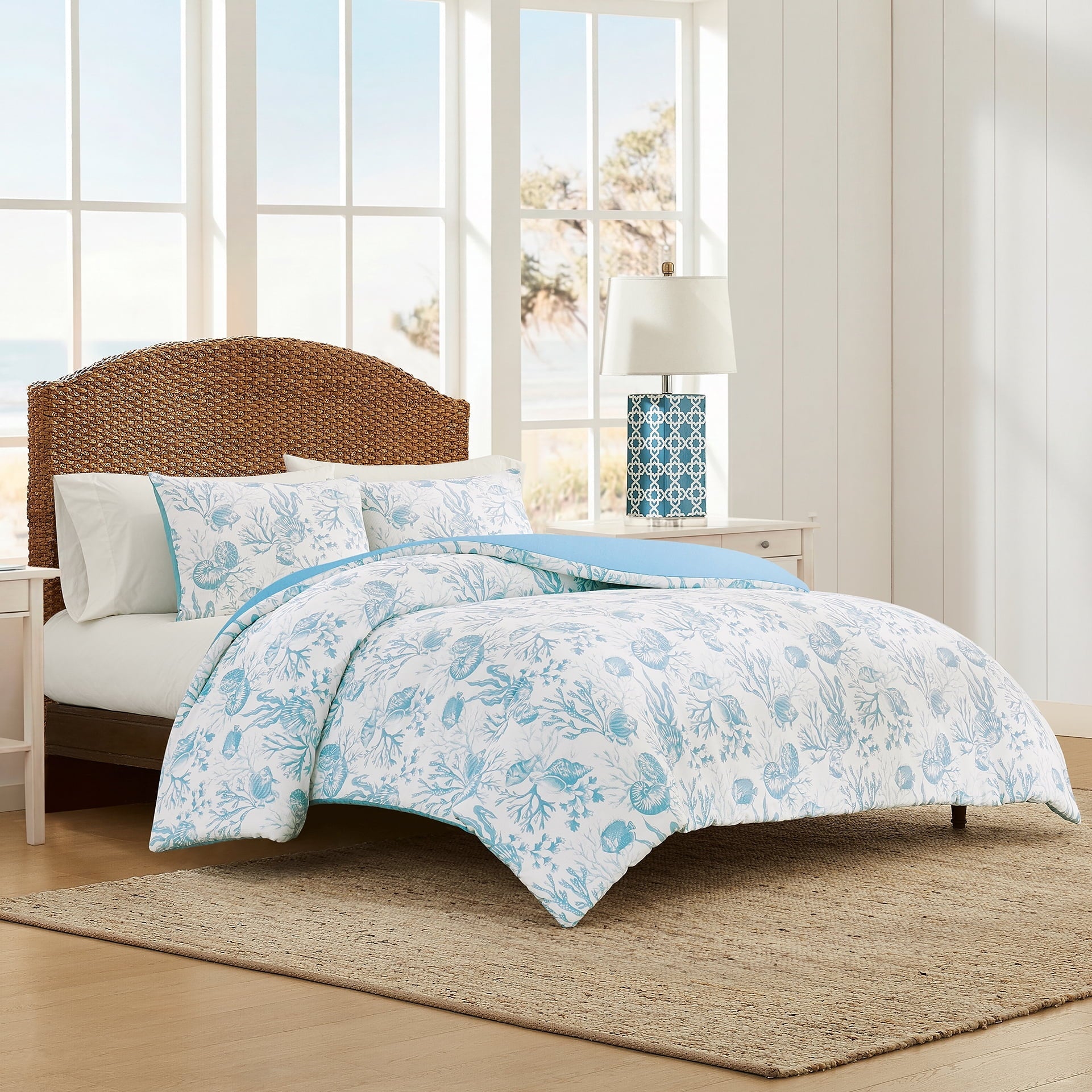 Heavyweight Warmth 3-Piece Lightweight 100% Cotton Blue & White Ocean Print Comforter Set, Full/Queen - Cloud-Like Soft Lightweight Bed Comforter Detail
