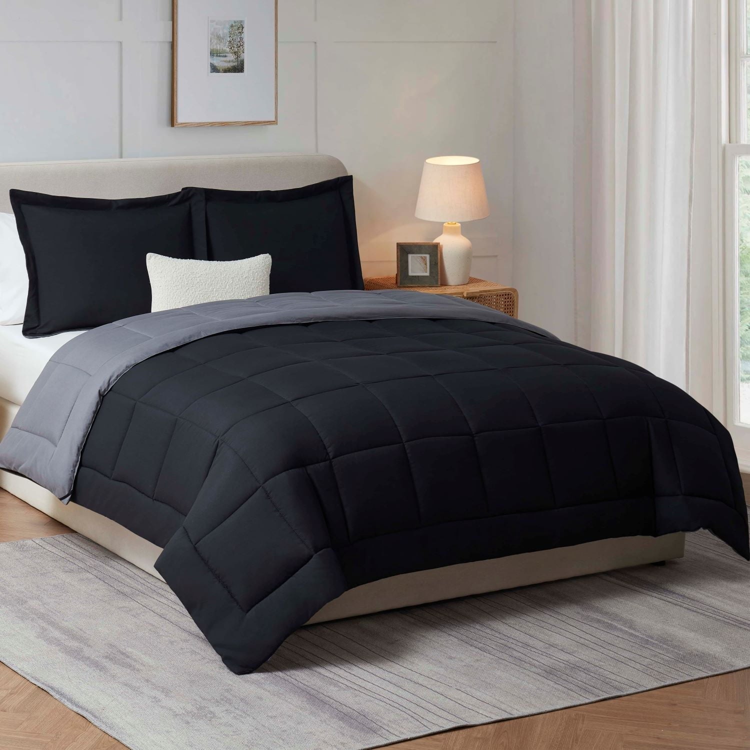 Luxurious Quilted Queen Comforter Set, 3 Piece Bed in a Bag, Reversible Down Alternative Bedding Set, Black & Gray - All-Season Down Alternative Comforter Insert Detail
