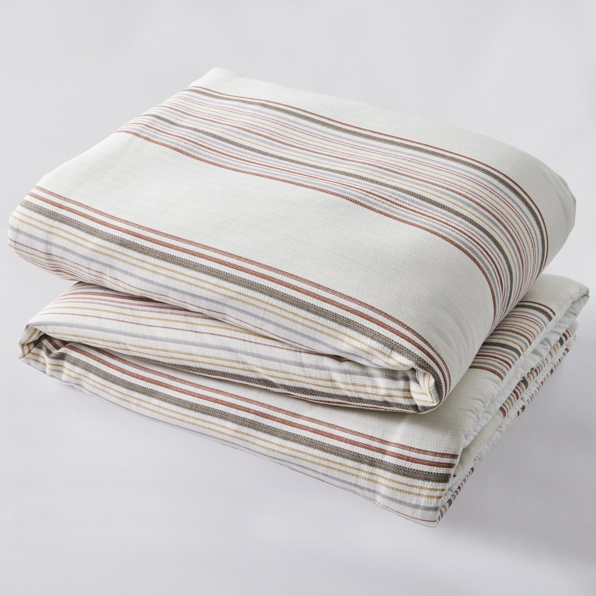 Heavyweight Warmth 3-Piece Red Yarn Dye Stripe Comforter Set, Full/Queen - Cloud-Like Soft Lightweight Bed Comforter Detail