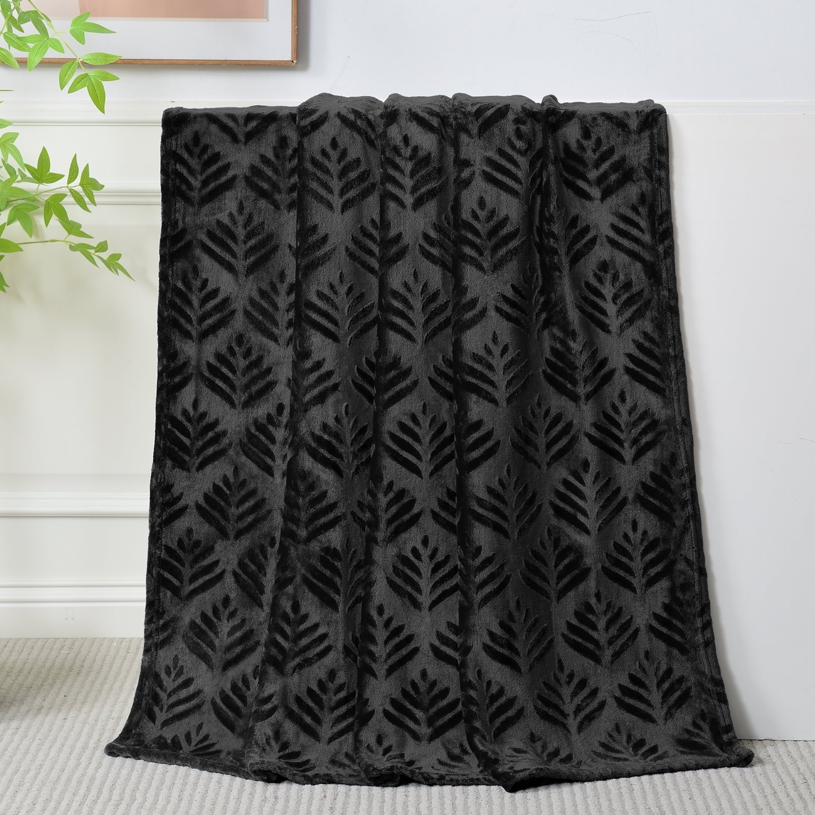 Reversible Sherpa Fleece Throw Blanket for Couch, Leaves Pattern Super Soft and Cozy Blankets, Plush Fuzzy Lightweight, Black, 50"x60" - Luxury Knitted Decorative Throw Blanket with Fringes Detail