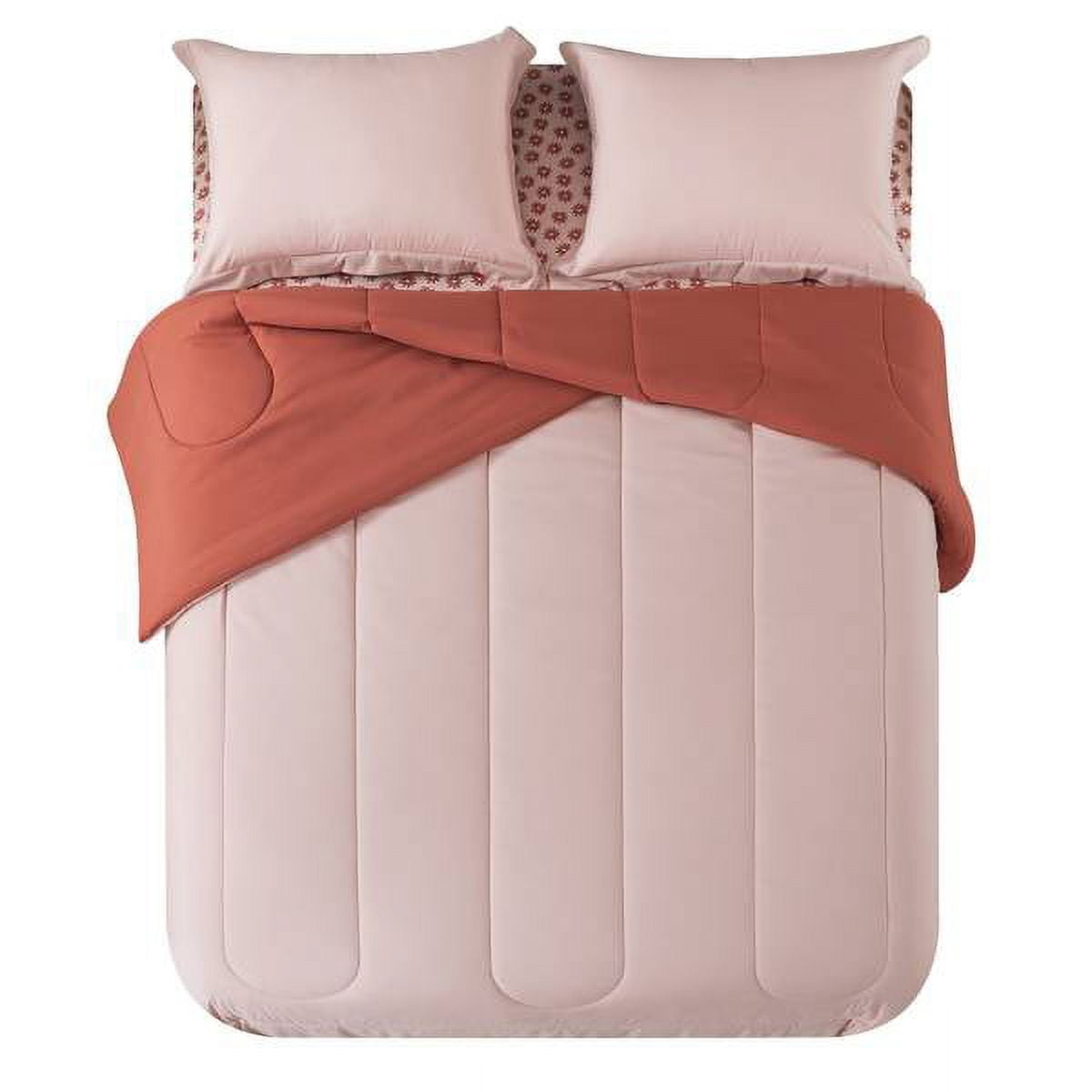 Luxurious Quilted 7-Piece Reversible Bed in a Bag Comforter Set with Sheets, Pink, Queen - All-Season Down Alternative Comforter Insert Detail