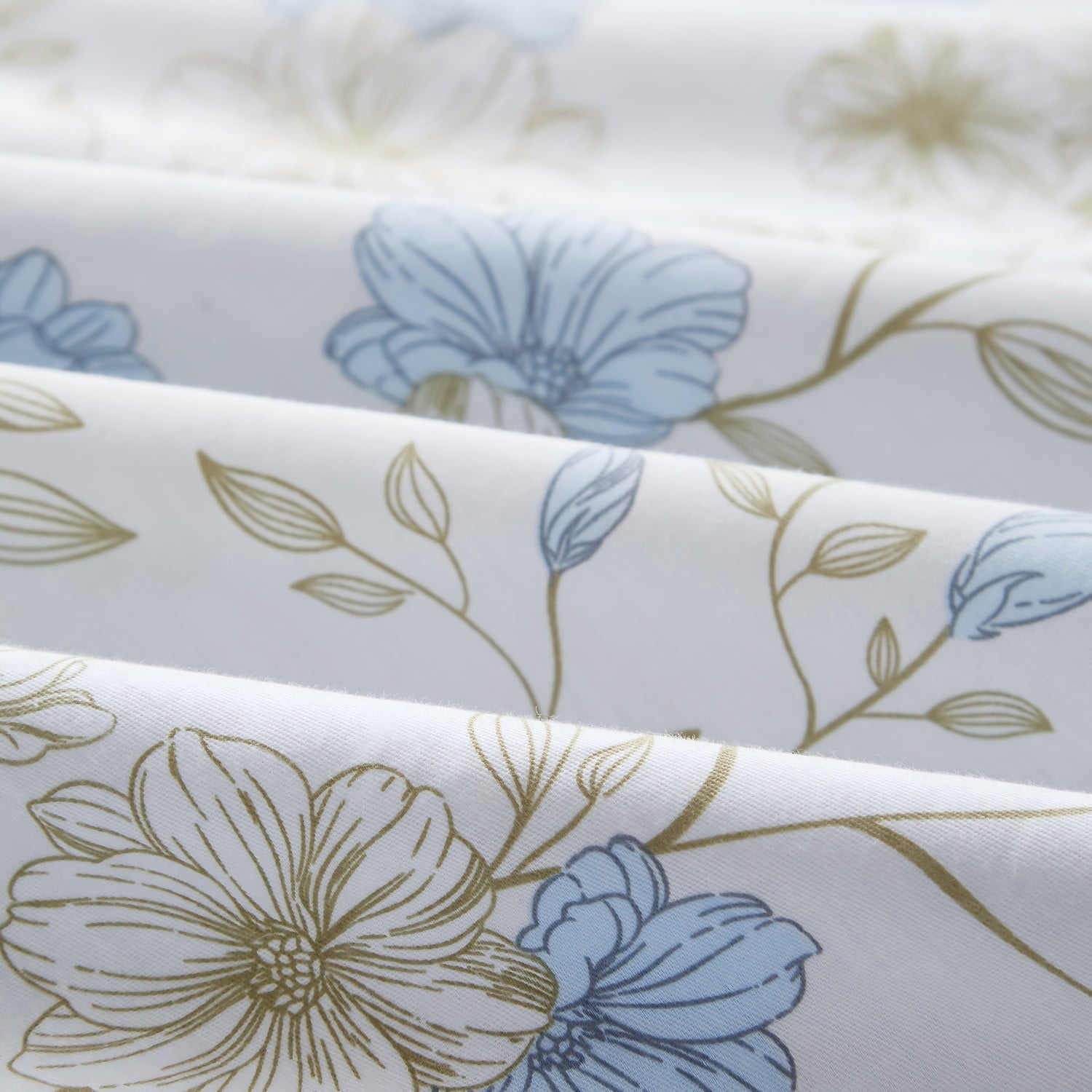 Heavyweight Warmth Cotton Comforter Sets Queen Size, 3 Pieces Botanical Blue Floral Reversible Bedding Sets for Adults All Season - Hypoallergenic Ultra-Fluffy Quilt for Winter Detail