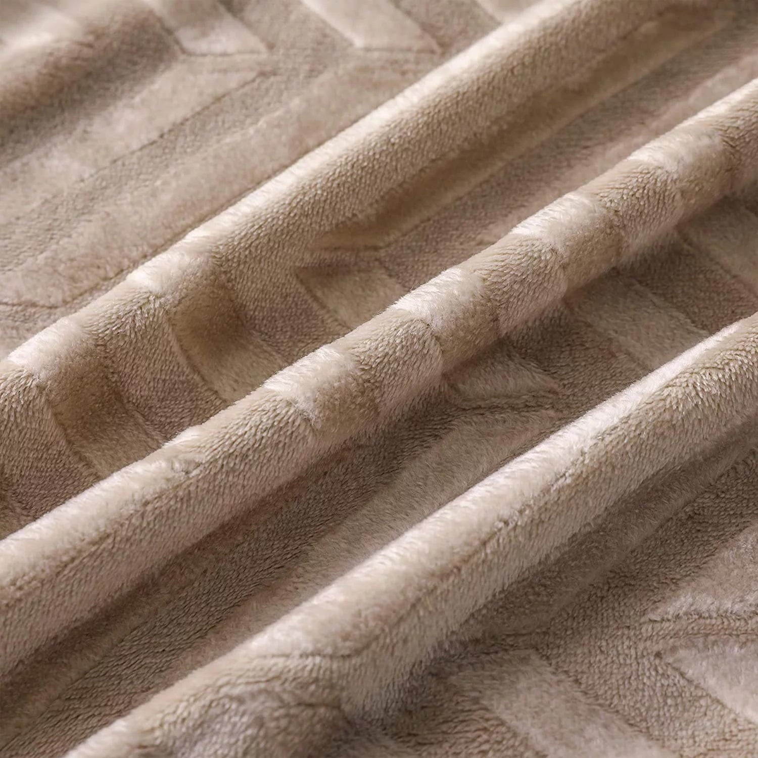 Reversible Sherpa Soft Flannel Fleece Lightweight 50"x60" Throw Blanket, Brushed Chevron Design Fluffy Plush Cozy Blanket for All Seaso... - Super Soft Reversible Sherpa Flannel Blanket Detail