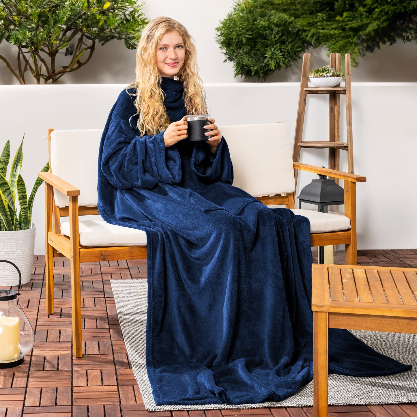 Reversible Sherpa Navy Blue Fleece Wearable Blanket with Sleeves for Adults Women Men, Soft Warm Full Body Wrap Throw, Sweatshirt Pocke... - Super Soft Reversible Sherpa Flannel Blanket Detail