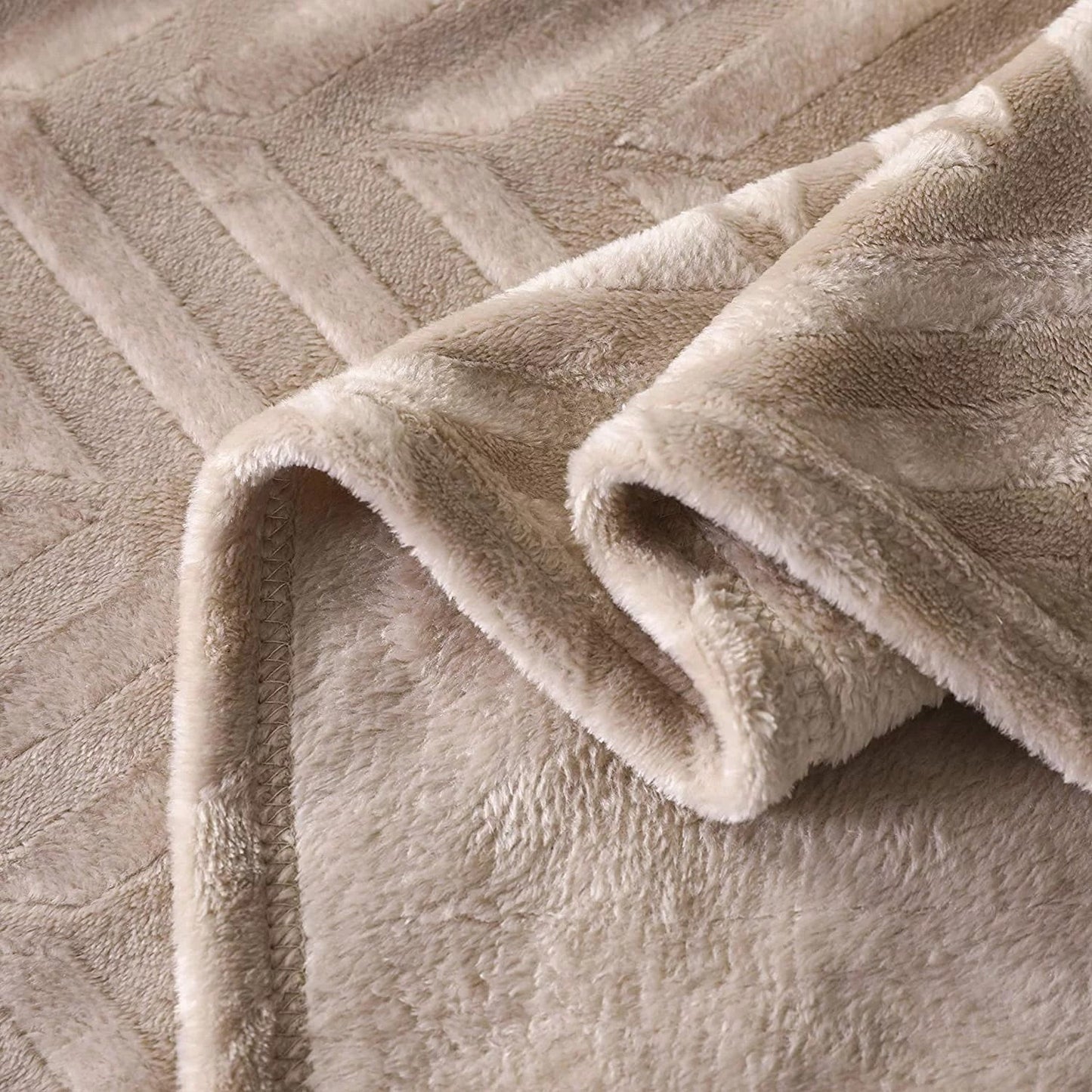 Reversible Sherpa Soft Flannel Fleece Lightweight 50"x60" Throw Blanket, Brushed Chevron Design Fluffy Plush Cozy Blanket for All Seaso... - Super Soft Reversible Sherpa Flannel Blanket Detail