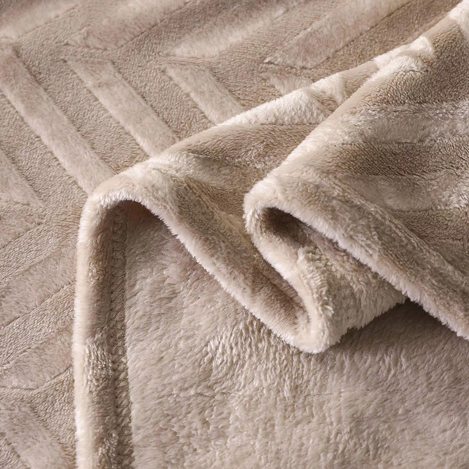 Reversible Sherpa Soft Flannel Fleece Lightweight 50"x60" Throw Blanket, Brushed Chevron Design Fluffy Plush Cozy Blanket for All Seaso... - Super Soft Reversible Sherpa Flannel Blanket Detail