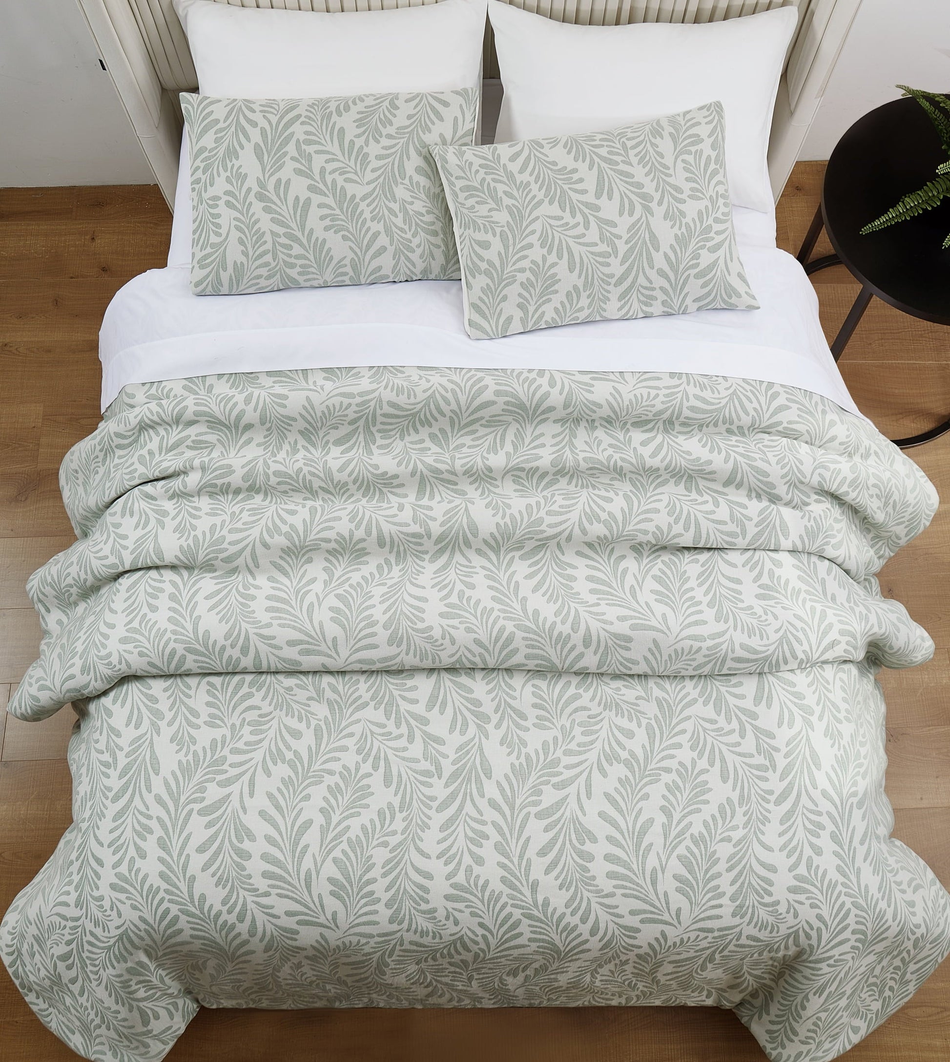 All-Season Botanical 3-Piece Comforter Set, Green, Full Queen, All Ages - All-Season Down Alternative Comforter Insert Detail