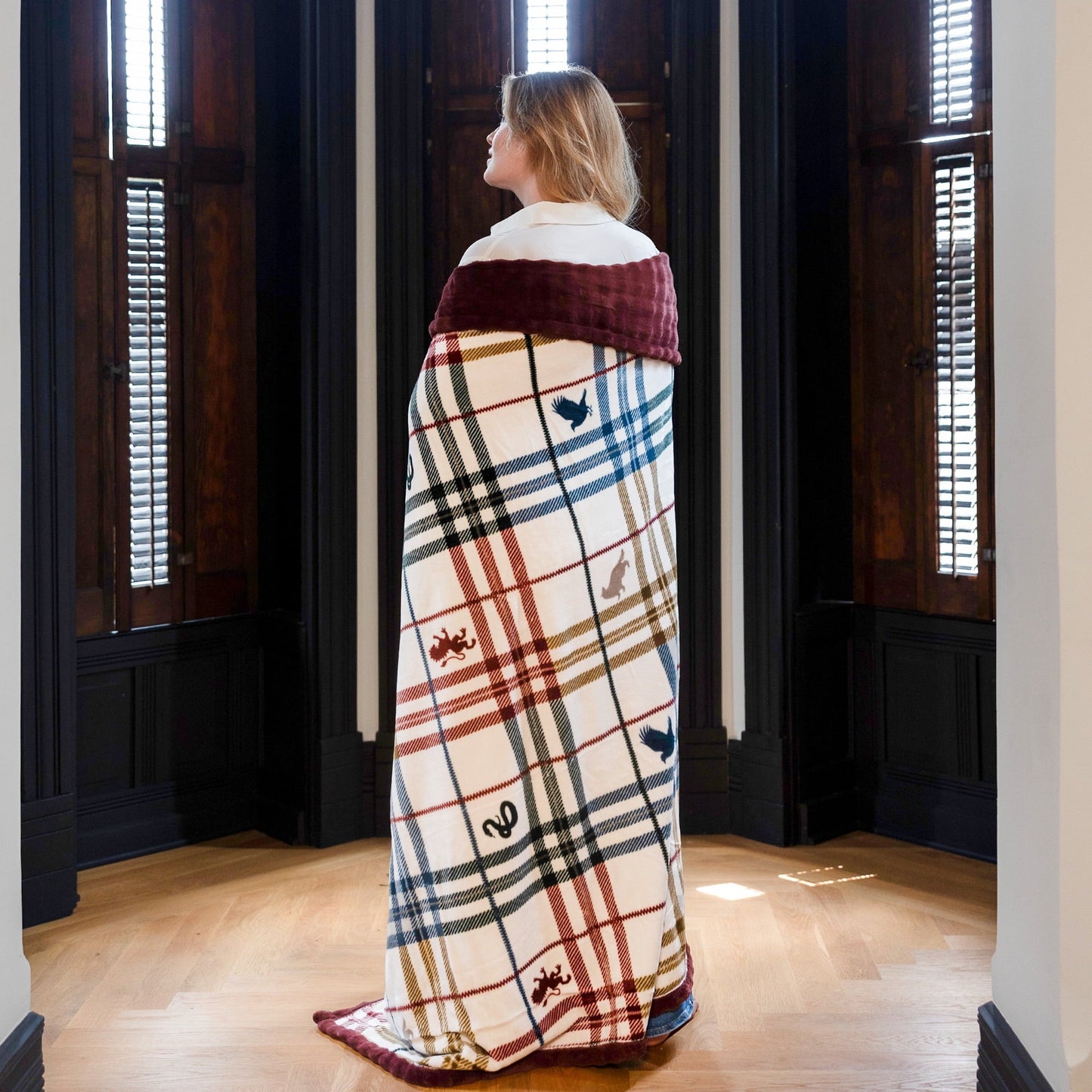 Decorative Knitted Academic Plaid Tartan Crest with Faux Leather Patch and Milky Mink Reverse Throw, 60x70 inches - Super Soft Reversible Sherpa Flannel Blanket Detail