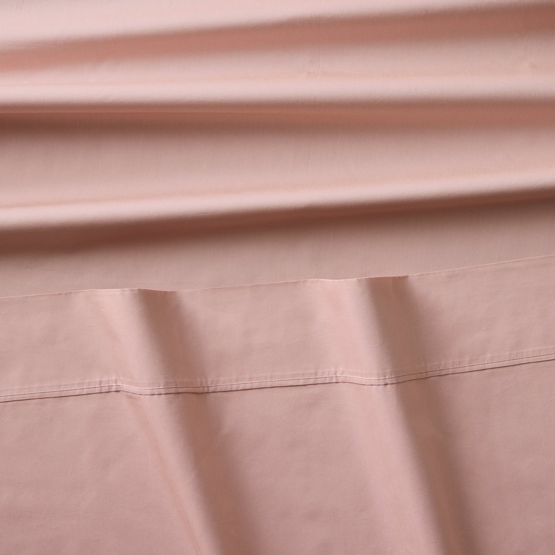 Wrinkle-Resistant 300 Thread Count Cotton Percale 3-Piece Antique Blush Bed Sheet Set, Twin - Breathable Egyptian Cotton Flat & Fitted Sheets Detail