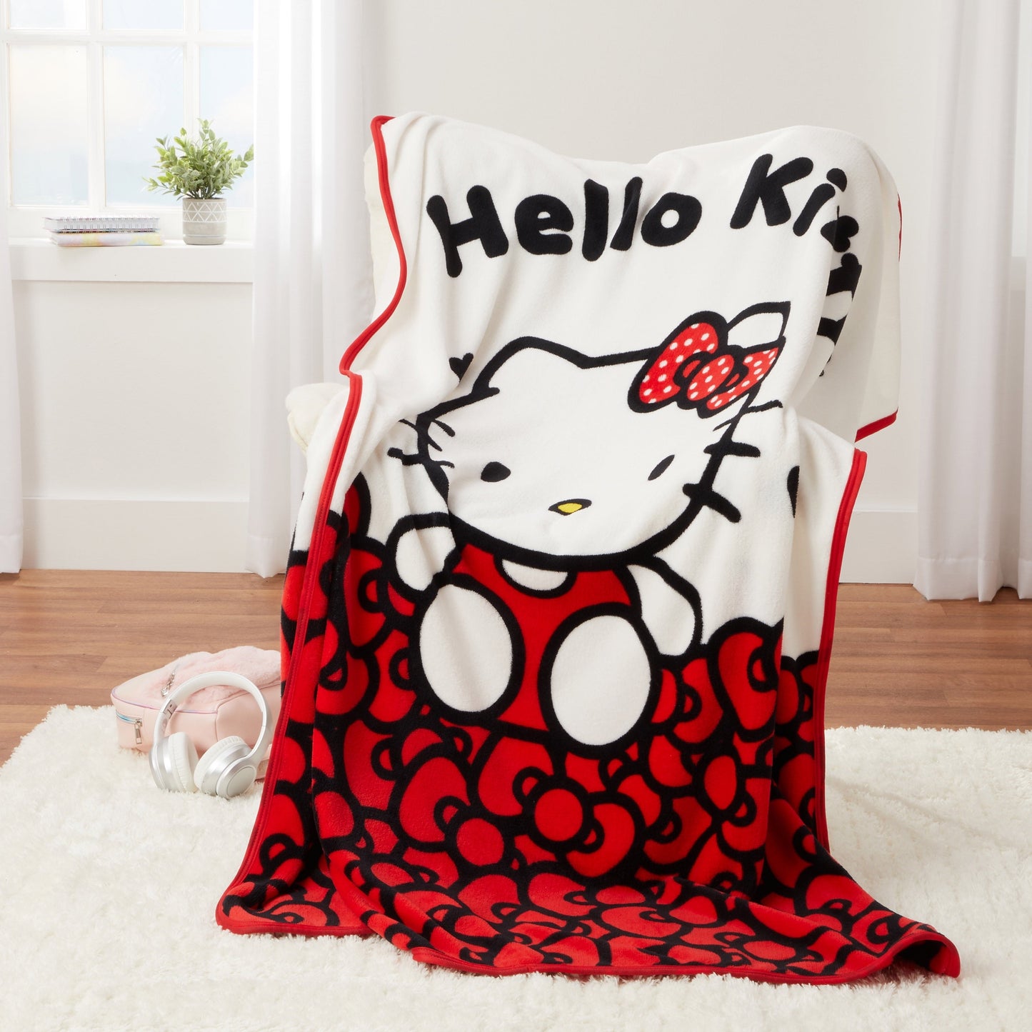 Reversible Sherpa Kids Red White Print Fleece Throw Blanket, 46 x 60 - Lightweight Plush Warm Blanket for All Seasons Detail