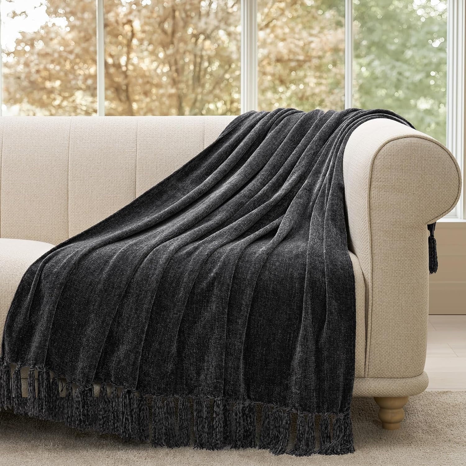 Cozy Fleece Soft Chenille Throw Blanket for Couch, Cozy Plush Fuzzy Decorative Chenille Knit Throw Blanket with Tassels, Lightwei... - Super Soft Reversible Sherpa Flannel Blanket Detail