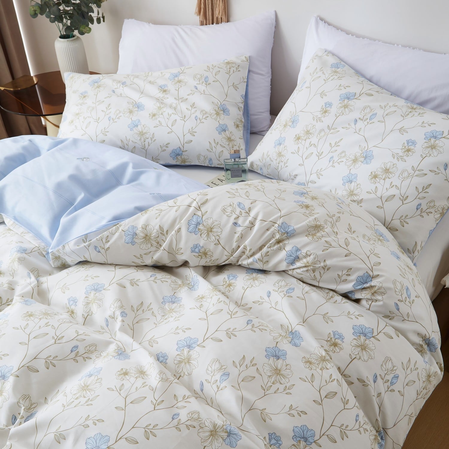 Heavyweight Warmth Cotton Comforter Sets Queen Size, 3 Pieces Botanical Blue Floral Reversible Bedding Sets for Adults All Season - Hypoallergenic Ultra-Fluffy Quilt for Winter Detail