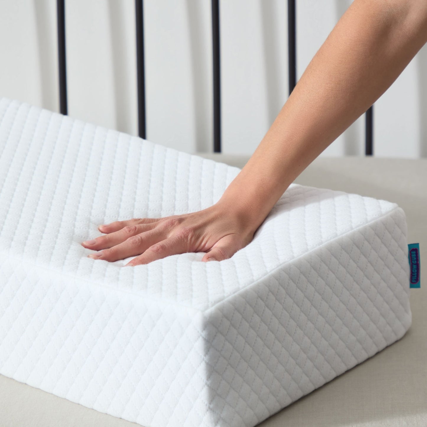 Orthopedic Support Standard Pillow for Side Sleepers, Cooling Technology and Removable Cover - Decorative Throw Pillow Cushion for Sofa & Bed Detail