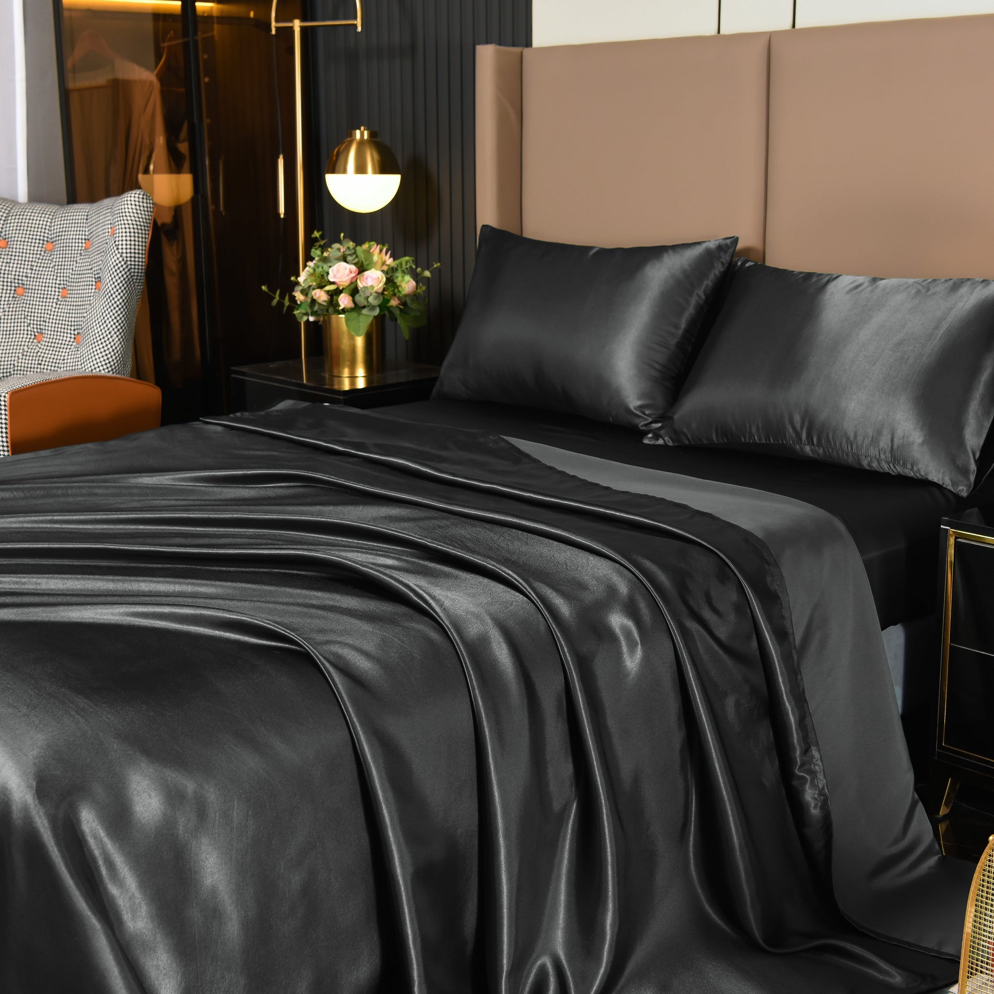 Breathable Luxury Satin Sheets Full Black Luxury Silky Bed Sheets 1800 Microfiber Sheet Set 4 Pcs - Cooling Hotel Quality Bedding Sheets and Pillowcases Detail