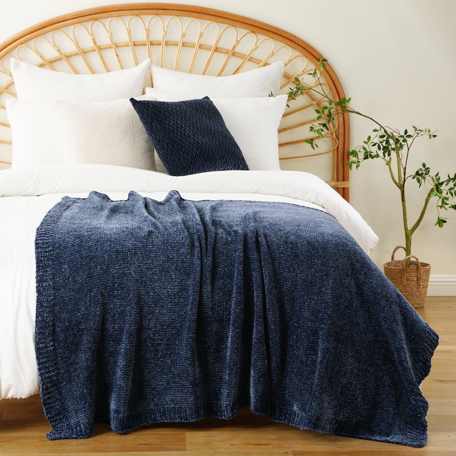 Decorative Knitted Navy Blue Chenille Throw for Couch Bed,Soft Navy Knit Blanket, Housewarming Gifts, 51"x 67" - Super Soft Reversible Sherpa Flannel Blanket Detail
