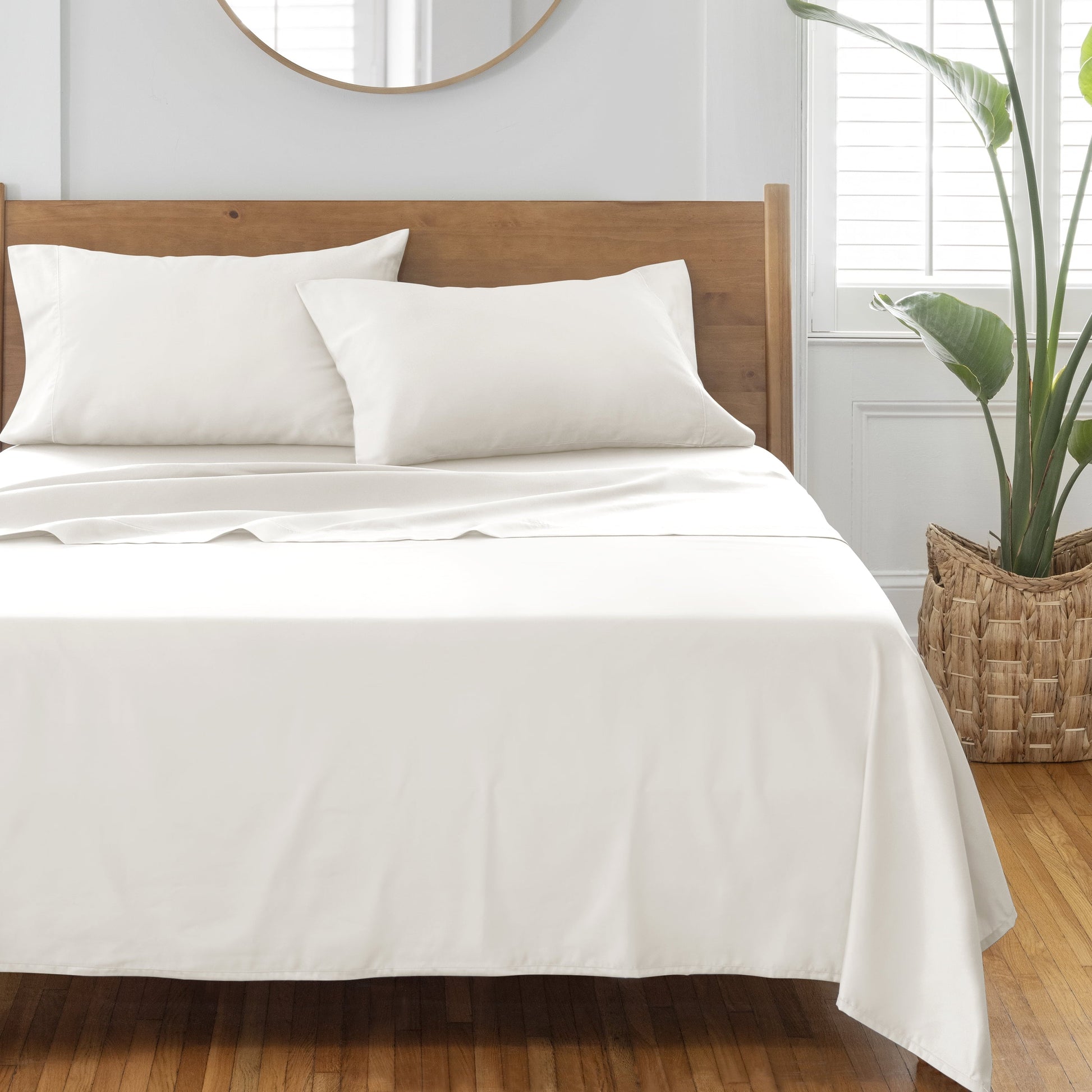 Breathable Luxury 4-Piece 400 Thread Count Vanilla Dream Performance Bed Sheet Set, King - Premium Ultra-Soft Pillowcase Pair for Sleeping Detail