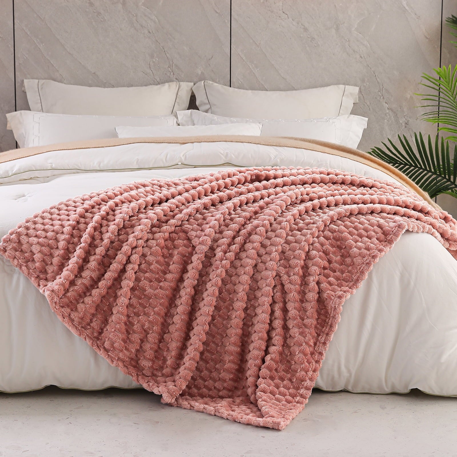 Reversible Sherpa Large Soft Fleece Throw Blanket, 50"x70" Stylish Jacquard Throw Blanket for Couch, Cozy, Warm, Lightweight Dusty Pink... - Super Soft Reversible Sherpa Flannel Blanket Detail
