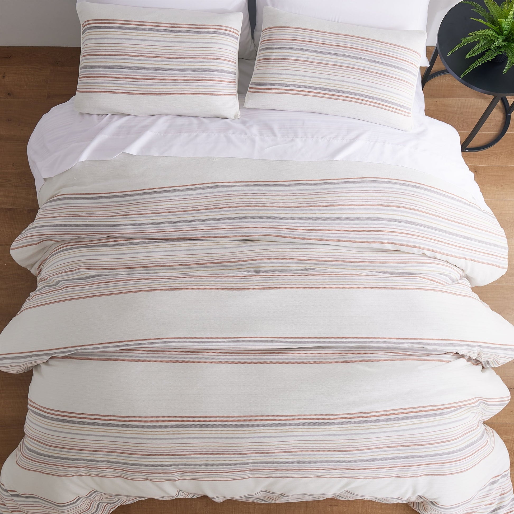 Heavyweight Warmth 3-Piece Red Yarn Dye Stripe Comforter Set, Full/Queen - Cloud-Like Soft Lightweight Bed Comforter Detail