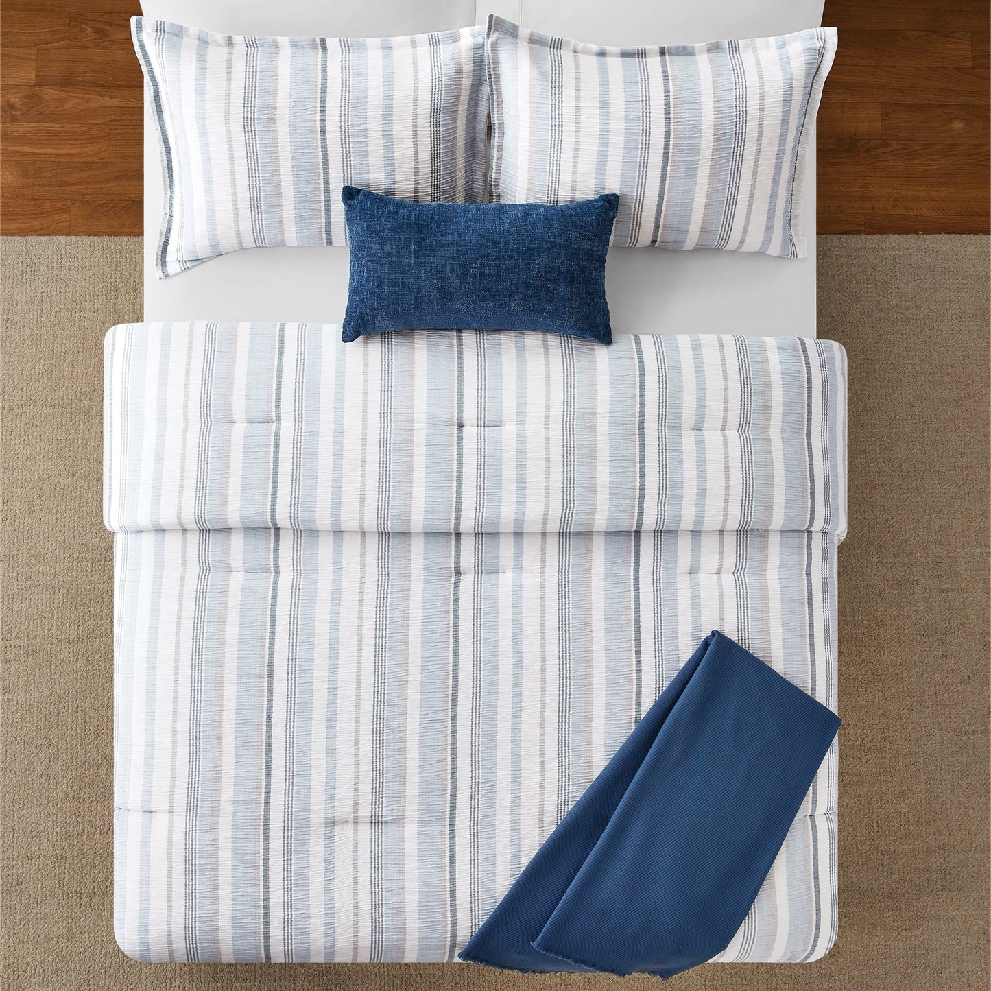 Luxurious Quilted Full/Queen Comforter Set, All-Season, 5-Piece, Blue Yarn Dyed Stripe - All-Season Down Alternative Comforter Insert Detail