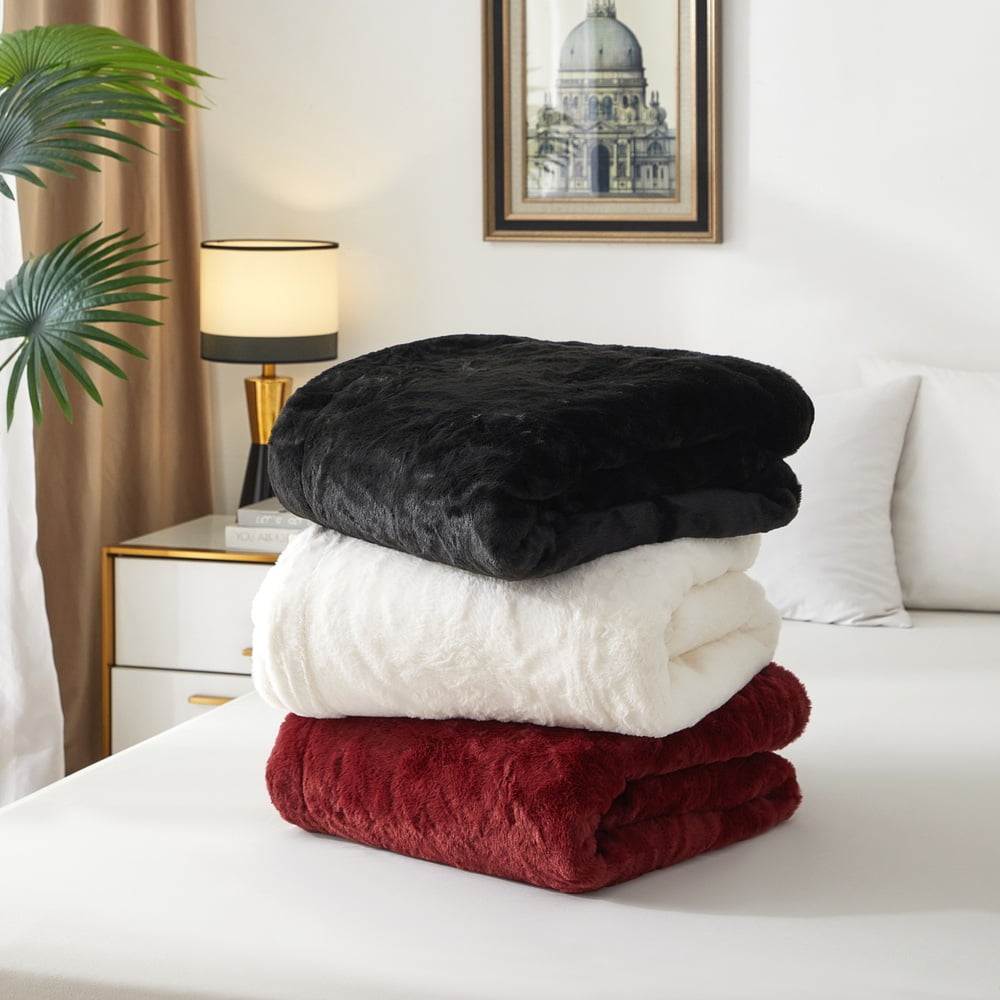 Cozy Fleece Cozy Faux Fur Super Soft luxury Blanket, Full/Queen, Luscious Merlot - Cozy Fleece Throw Blanket for Couch & Bed Detail