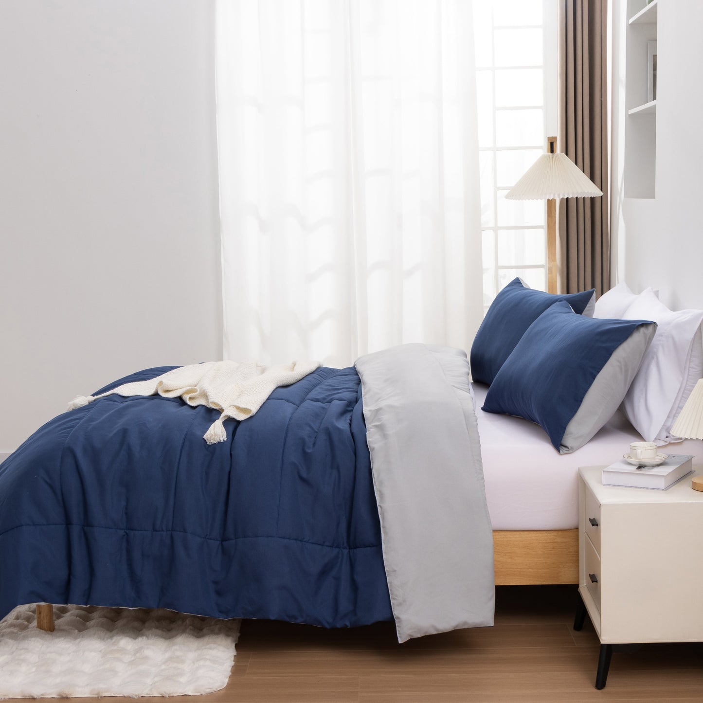 All-Season Queen Comforter Set All Season Reversible Bed Set with 2 Pillow Cases 3 Pieces Bedding Sets Down Alternative Blue/Gra... - All-Season Down Alternative Comforter Insert Detail