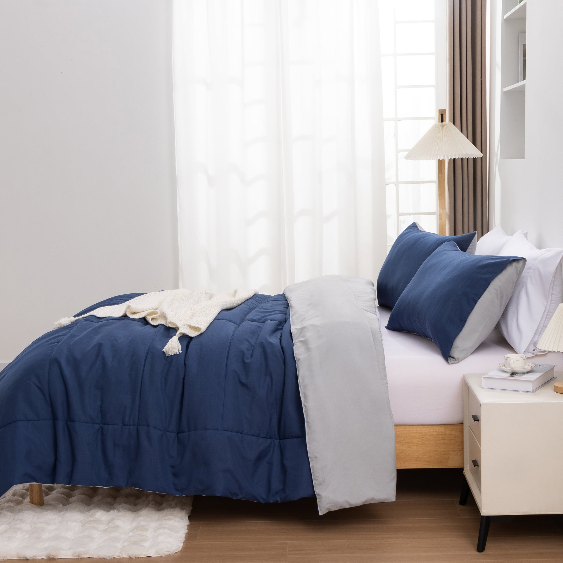 All-Season Queen Comforter Set All Season Reversible Bed Set with 2 Pillow Cases 3 Pieces Bedding Sets Down Alternative Blue/Gra... - All-Season Down Alternative Comforter Insert Detail
