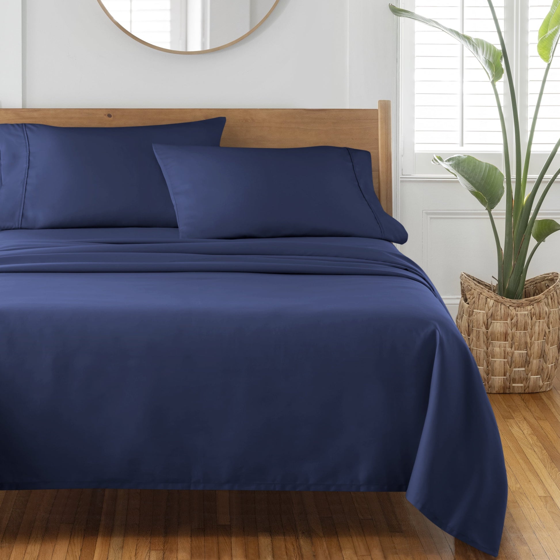 Premium Egyptian Cotton 4-Piece 300 Thread Count Blue Cove Cotton Sateen Bed Sheet Set, Queen - Cooling Hotel Quality Bedding Sheets and Pillowcases Detail