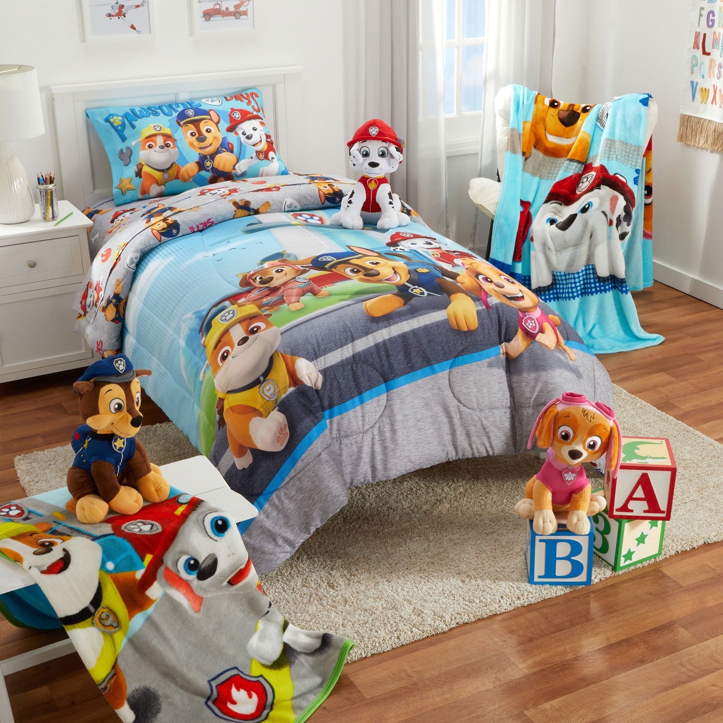 Lightweight Warm Kids Blue Print Fleece Bed Blanket, Twin/Full - Lightweight Plush Warm Blanket for All Seasons Detail